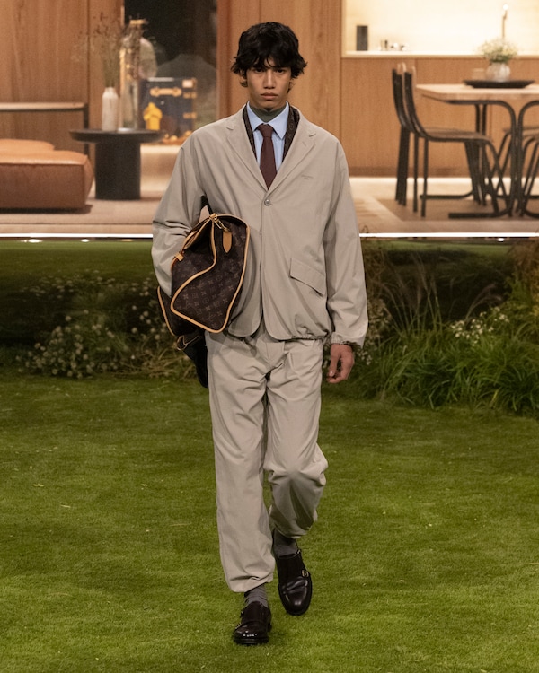 Sitemapcdatahttpwfr1mixel Thicoipeinfobasket Homme Louis Vuitton
