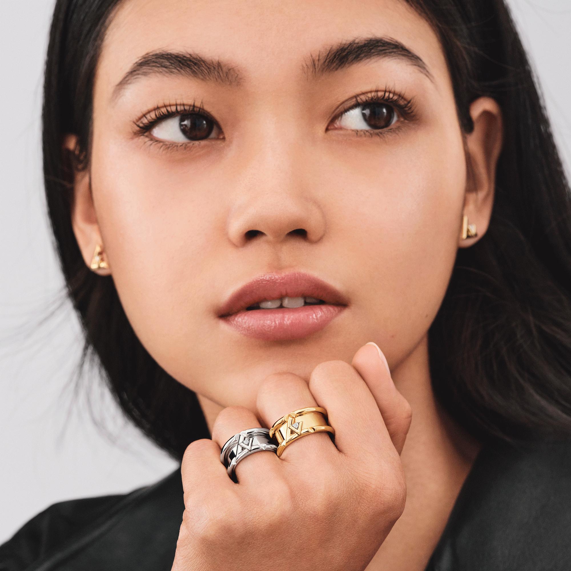 Bague large LV Volt One, or jaune et diamant  Joaillerie Catégories Toute la joaillerie | LOUIS VUITTON (Zoom produit)