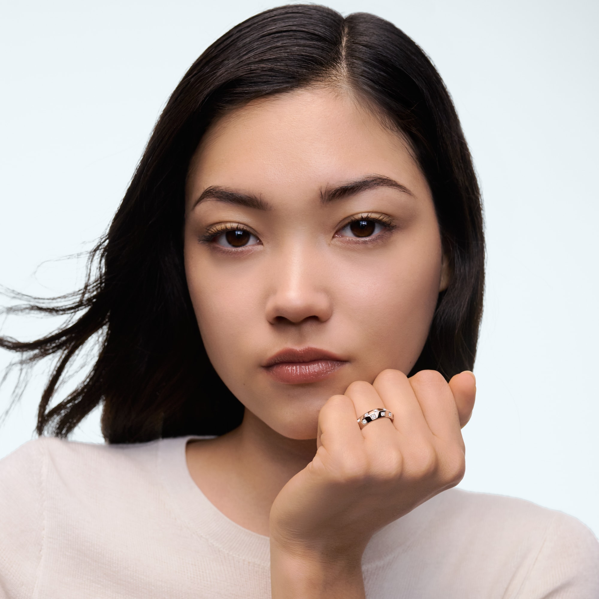 Bague moyenne Le Damier de Louis Vuitton, or rose et diamants  Joaillerie Catégories Bagues | LOUIS VUITTON (Zoom produit)