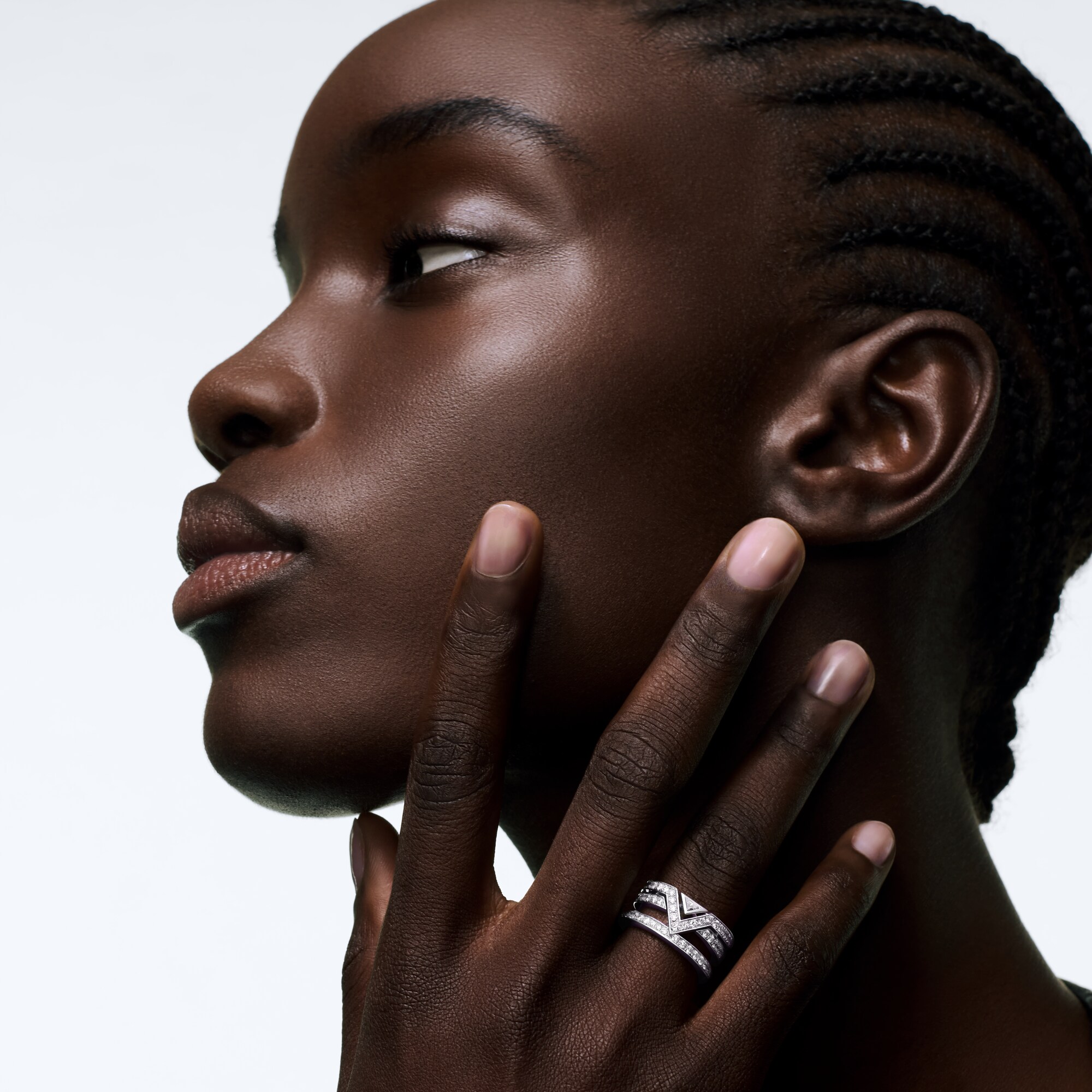 Bague Pure V, or blanc et diamants  Les Extraordinaires Joaillerie Bagues | LOUIS VUITTON (Zoom produit)