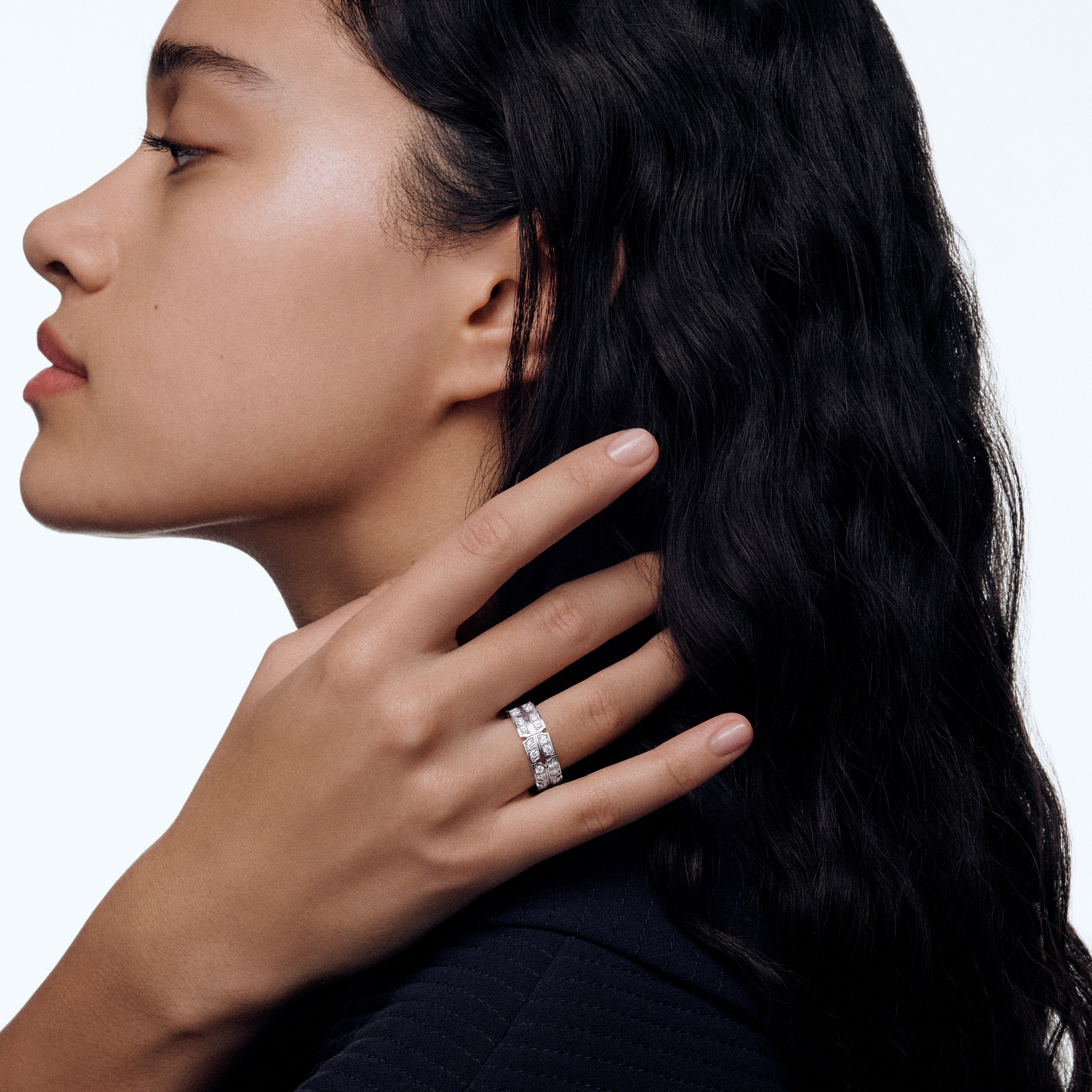 Bague Tumbler, or blanc et diamants  Joaillerie Catégories Bagues | LOUIS VUITTON (Zoom produit)