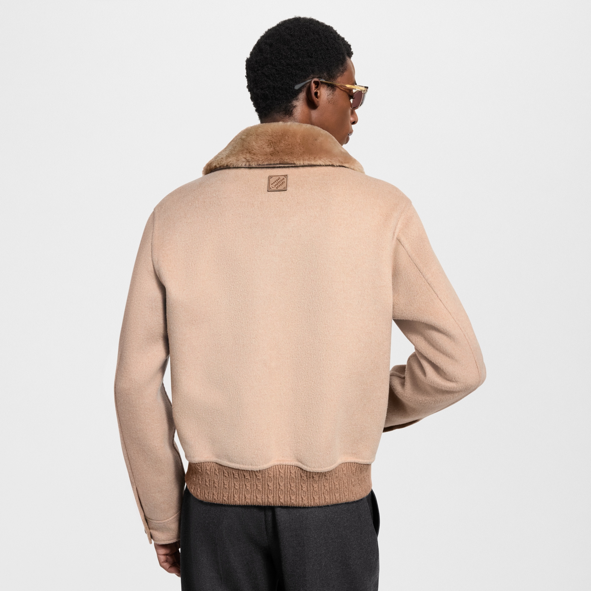 Blouson double-face en cachemire et vigogne  Homme Prêt-à-porter Manteaux et blousons | LOUIS VUITTON (Zoom produit)