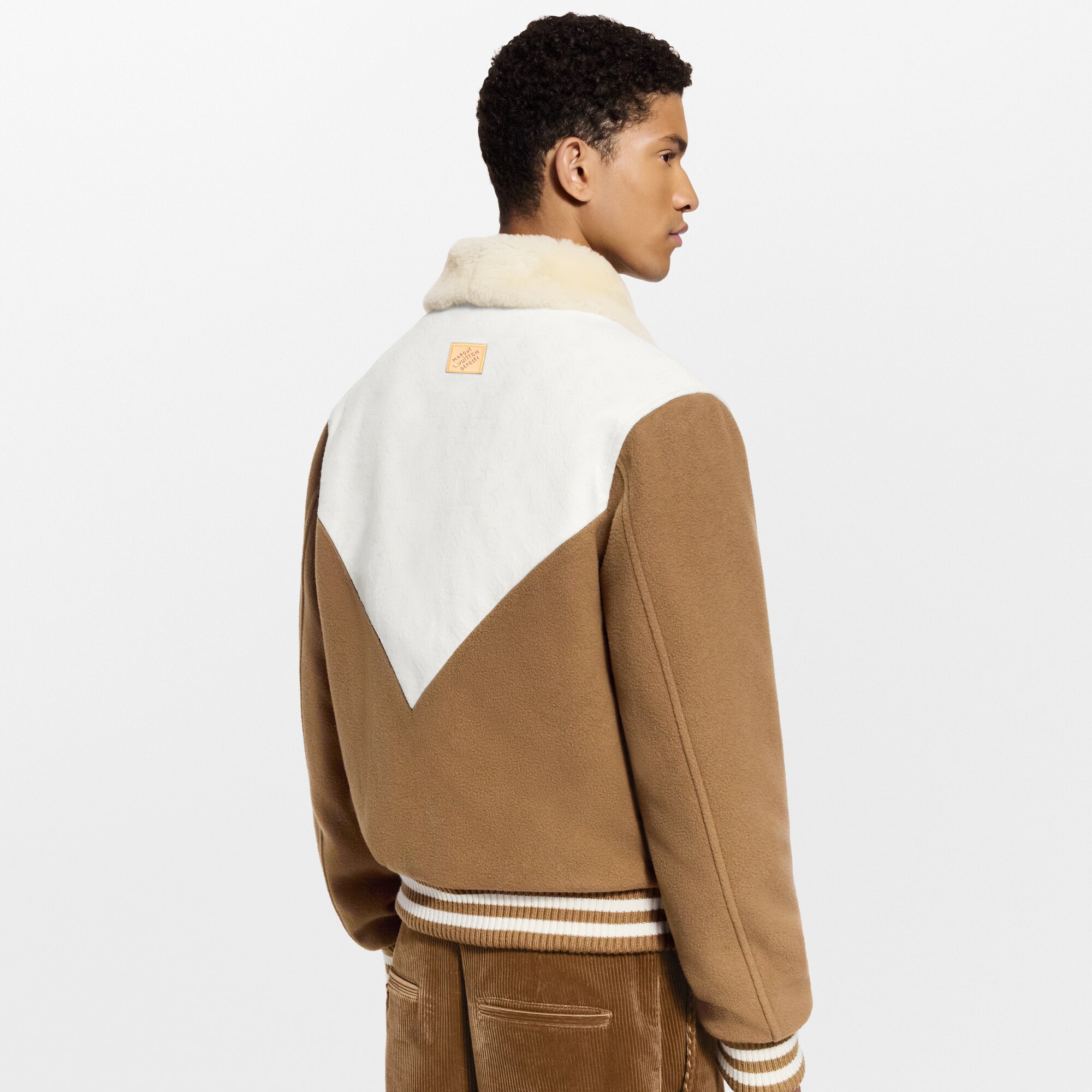Blouson Monogram à col en shearling  Homme Prêt-à-porter Manteaux et blousons | LOUIS VUITTON (Zoom produit)