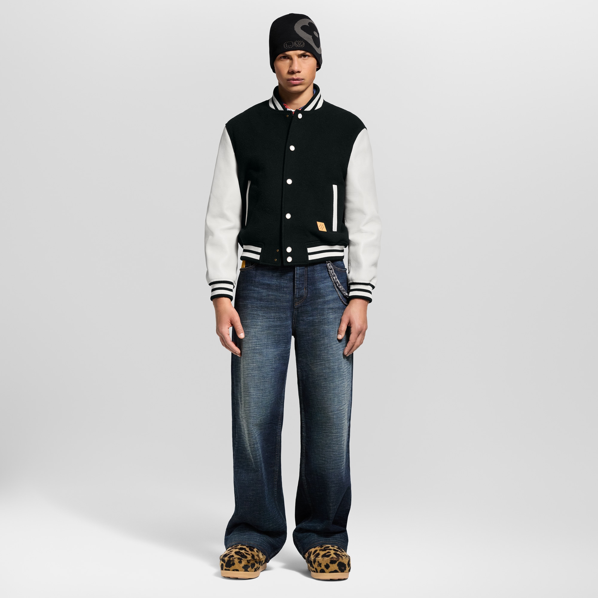 Blouson varsity à signatures en cuir  Homme Prêt-à-porter Manteaux et blousons | LOUIS VUITTON (Zoom produit)