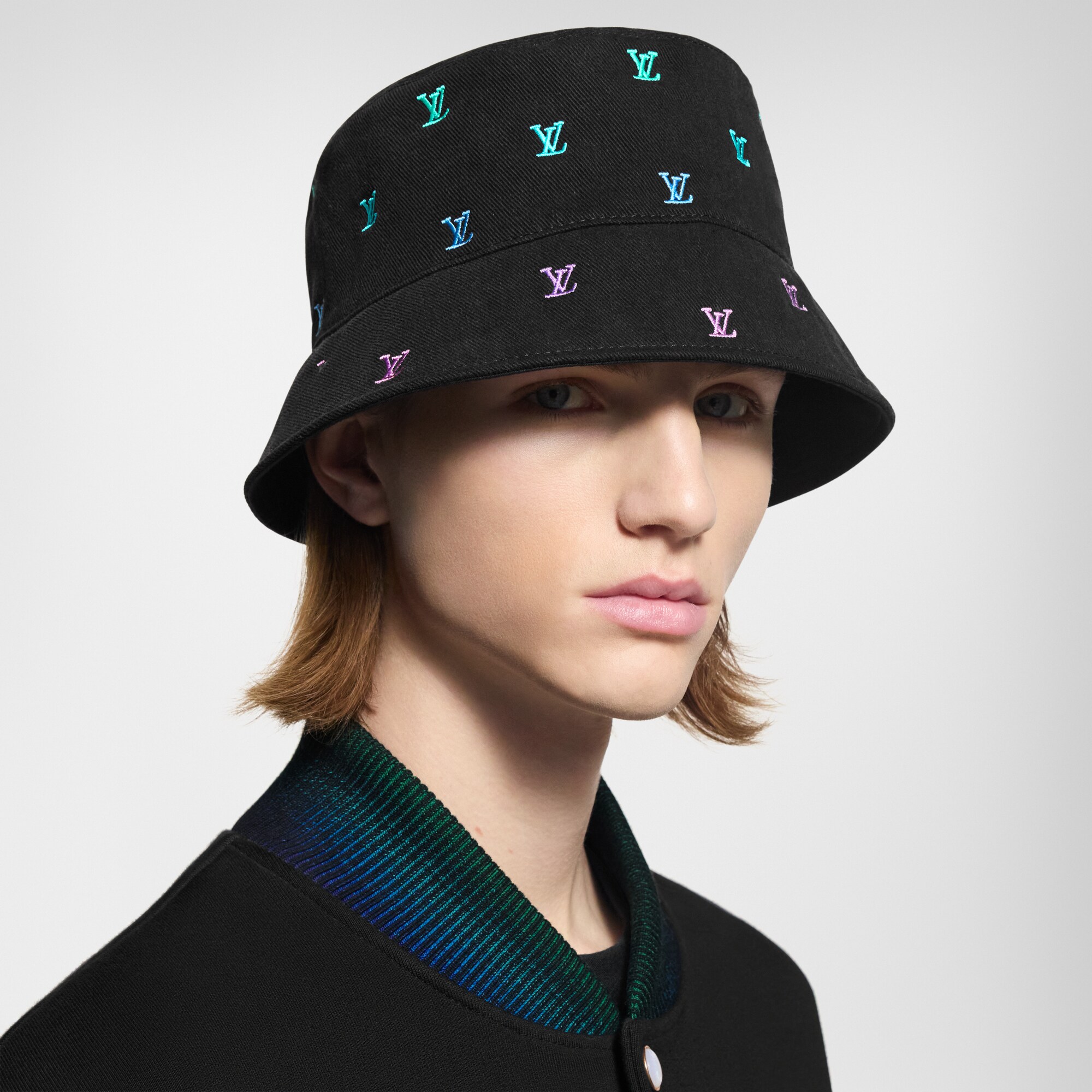 Bob LV Blason Shading Denim réversible S00 Homme Accessoires Chapeaux, Bonnets et Gants | LOUIS VUITTON (Zoom produit)
