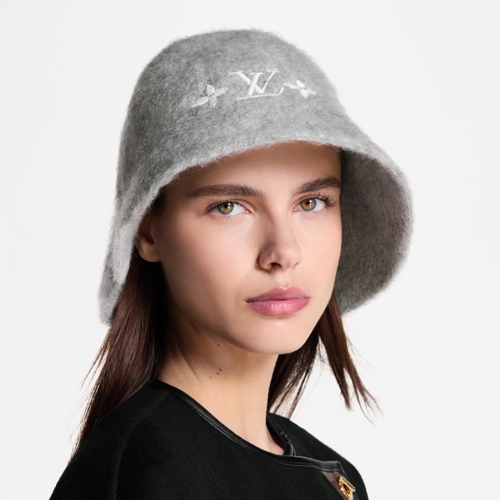 Bob LV Fluffy S00 Femme Accessoires Chapeaux et Casquettes | LOUIS VUITTON (Zoom produit)