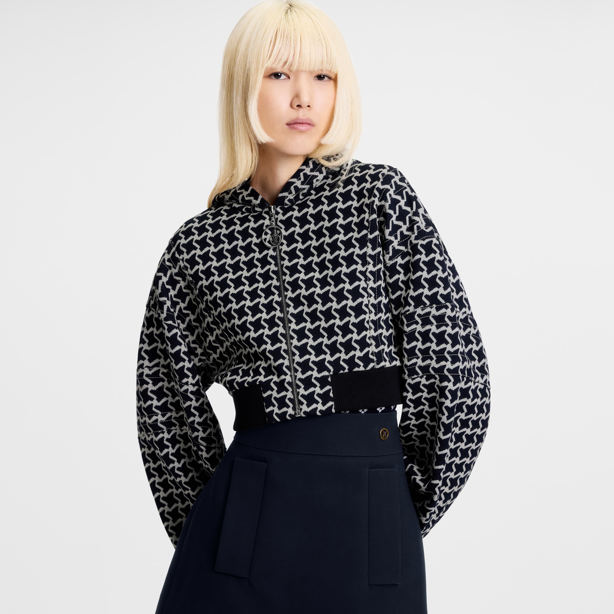 Bomber court en jacquard nid d’abeille  Femme Prêt-à-porter Manteaux et vestes | LOUIS VUITTON (Zoom produit)