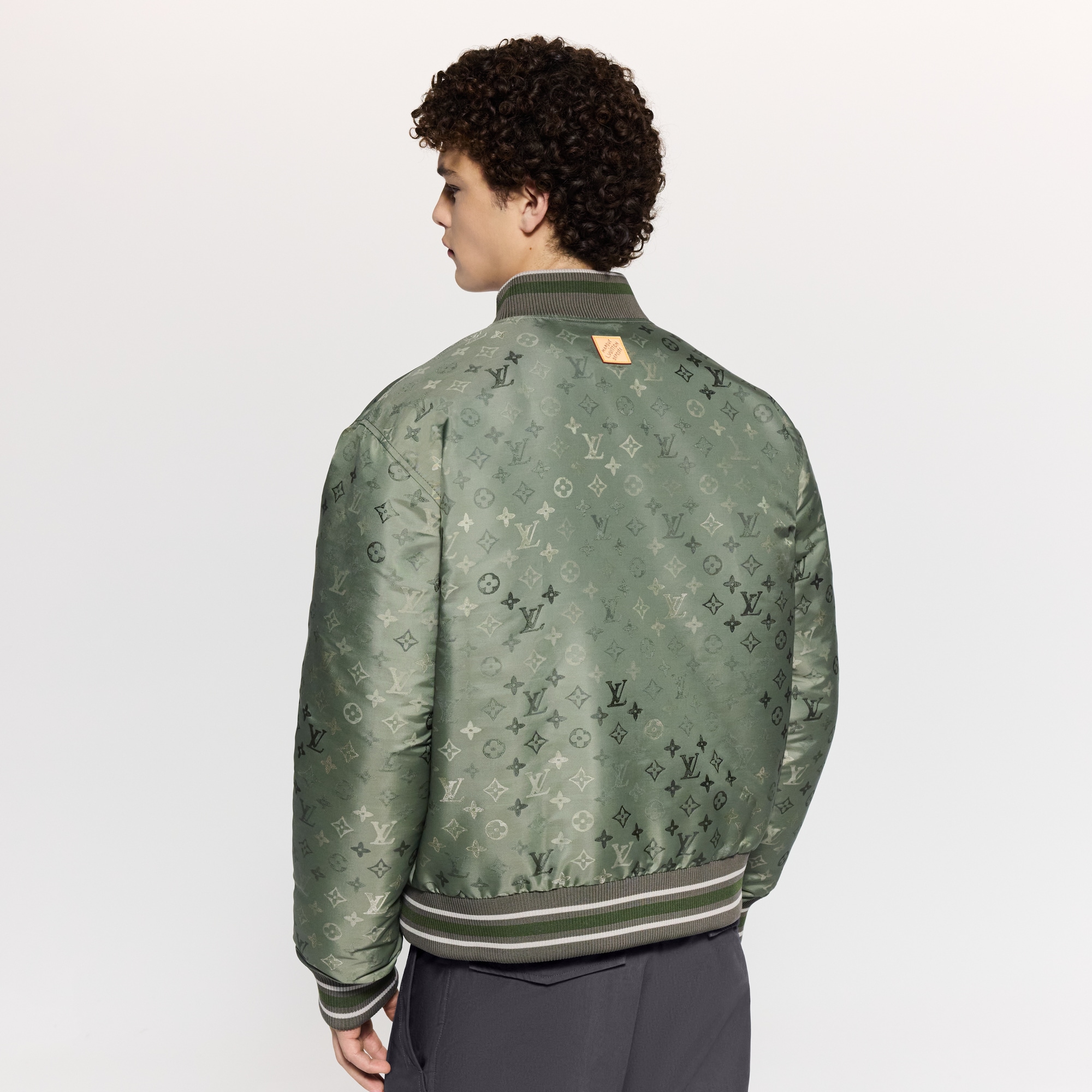 Bomber Monogram  Homme Prêt-à-porter Manteaux et blousons | LOUIS VUITTON (Zoom produit)