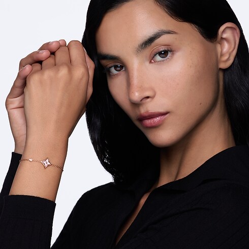 Bracelet Star Color Blossom BB en or rose, nacre rose et diamant Joaillerie Catégories Toute la joaillerie | LOUIS VUITTON (Zoom produit)