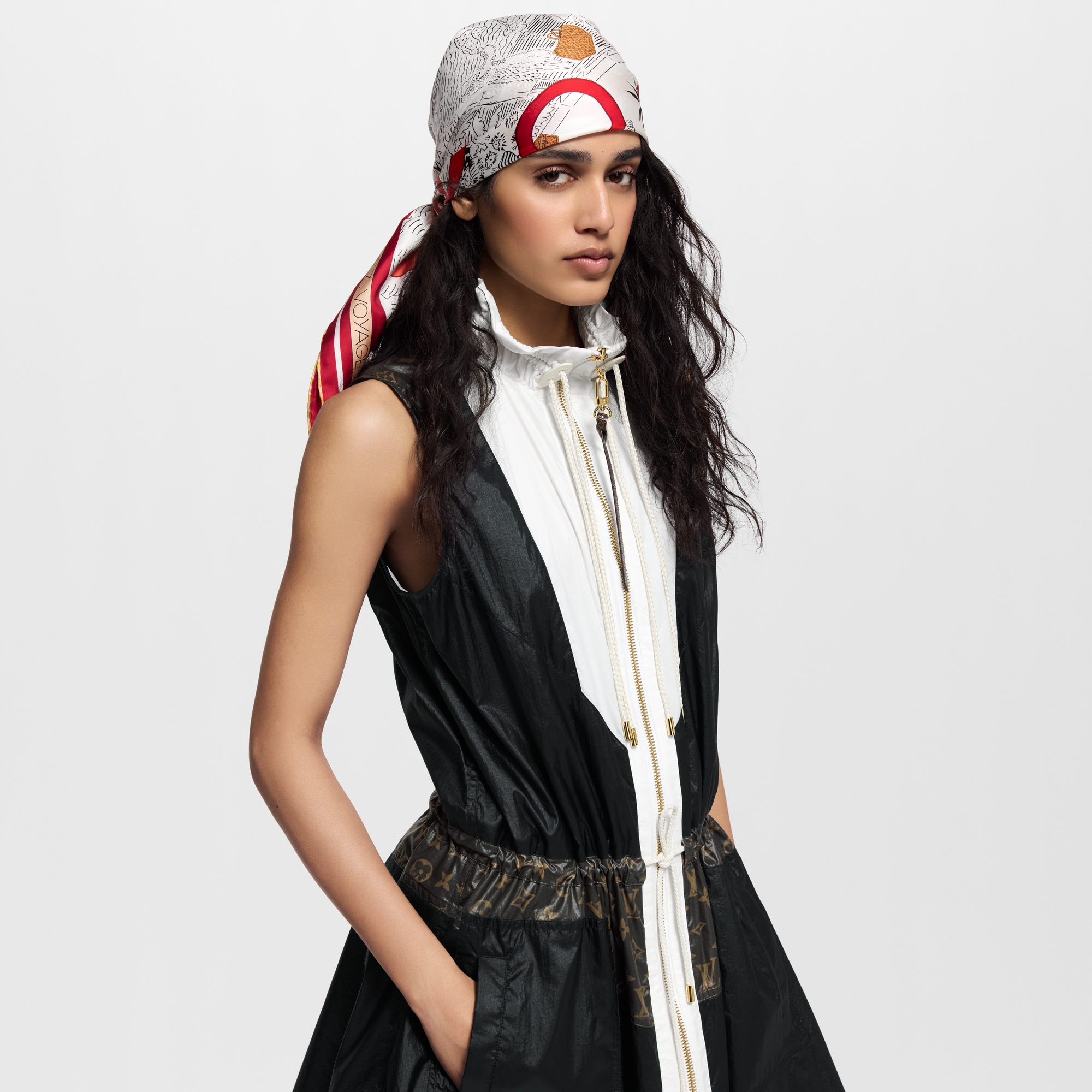 Carré Bon Voyage 90 S00 Femme Accessoires Carrés de soie et bandeaux | LOUIS VUITTON (Zoom produit)