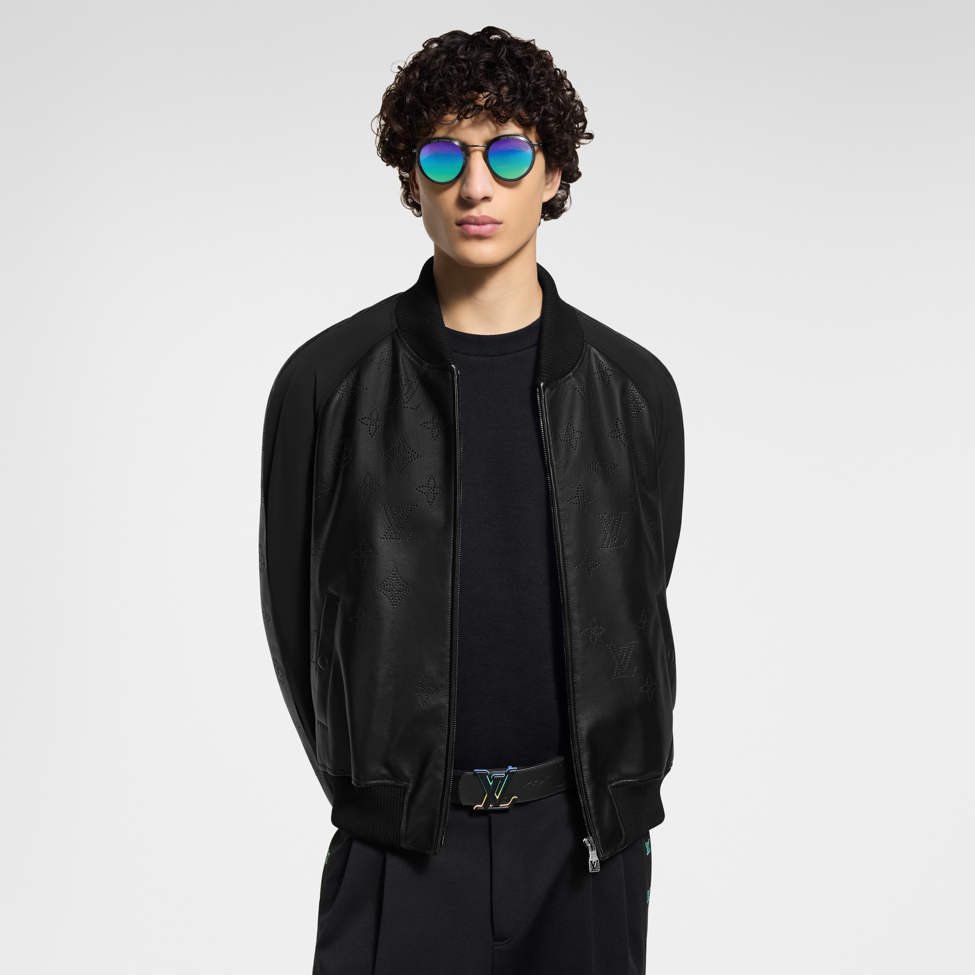 Ceinture LV Dimension 40 mm réversible  Homme Accessoires Ceintures | LOUIS VUITTON (Zoom produit)