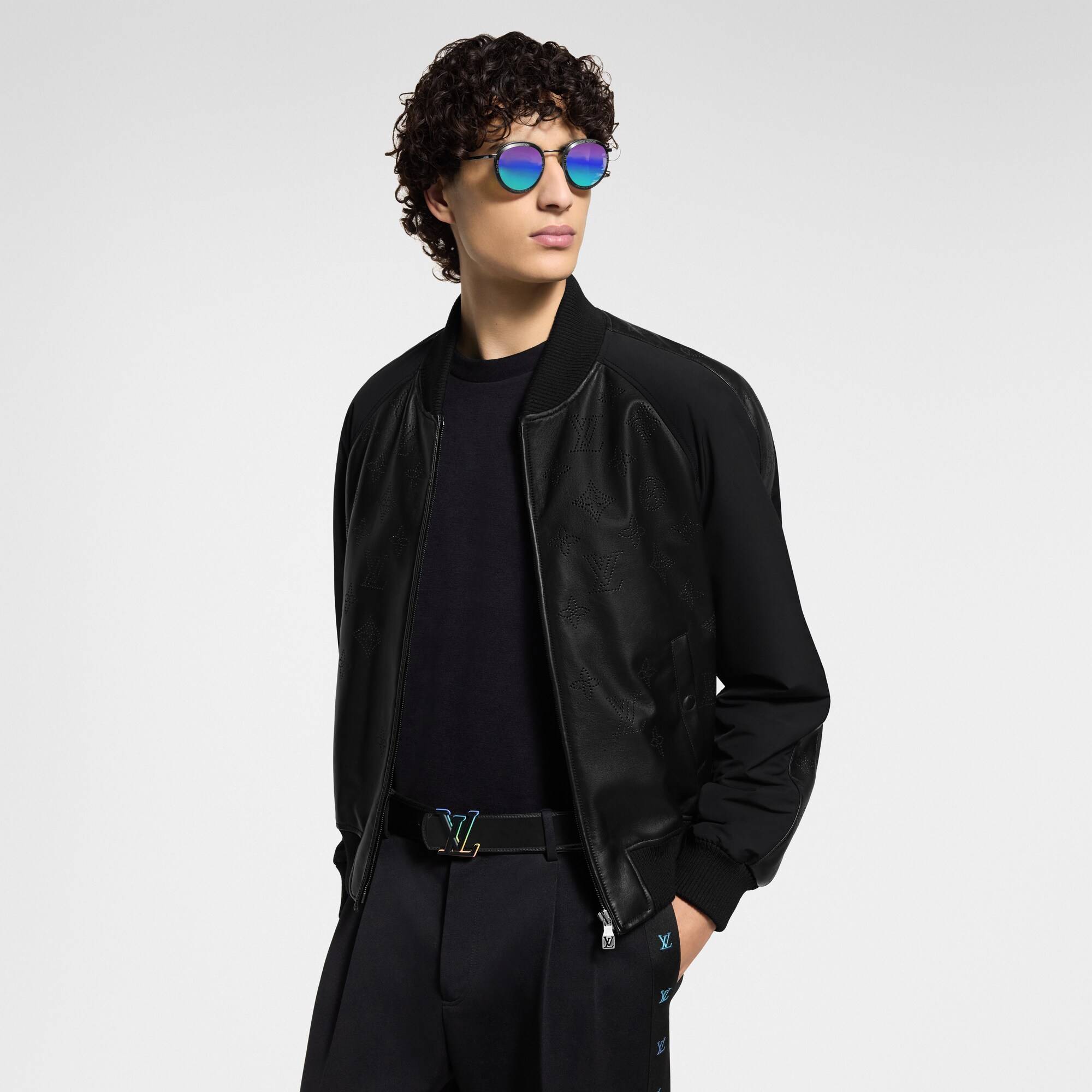 Ceinture LV Dimension 40 mm réversible  Homme Accessoires Ceintures | LOUIS VUITTON (Zoom produit)