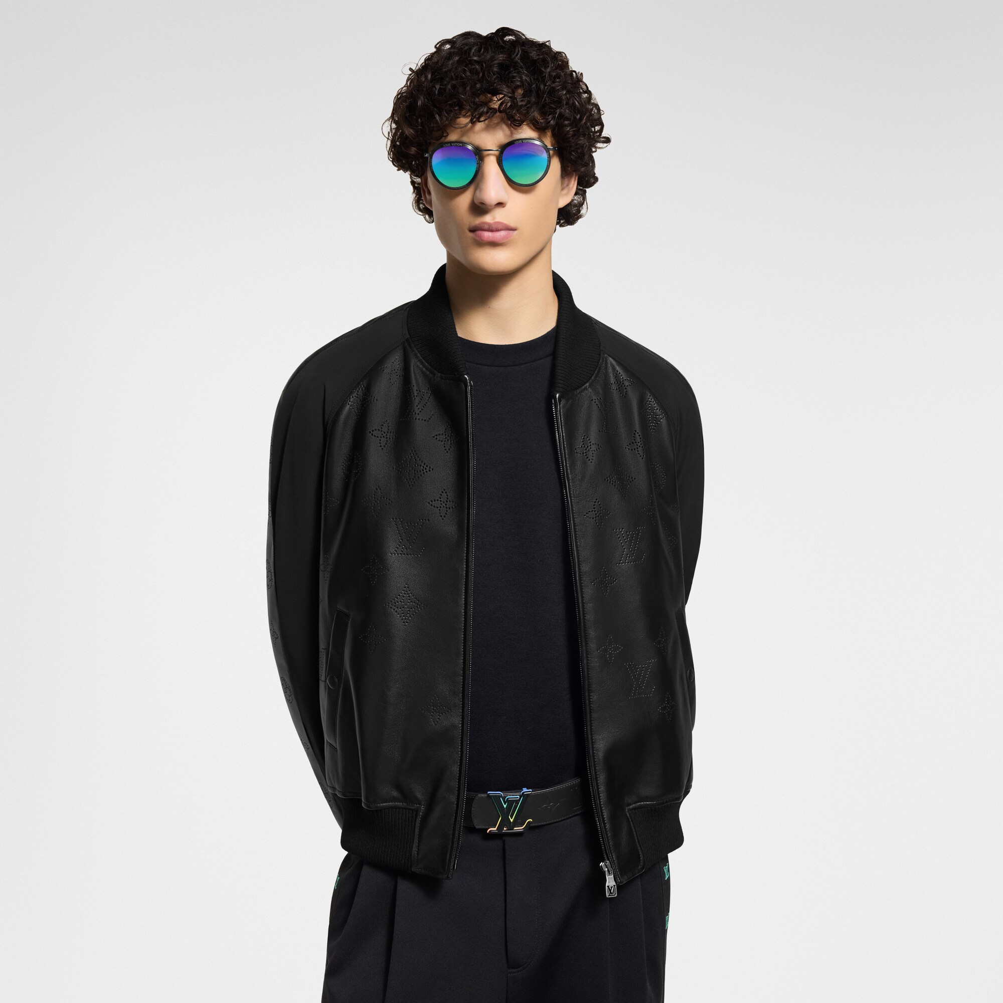 Ceinture LV Dimension 40 mm réversible  Homme Accessoires Ceintures | LOUIS VUITTON (Zoom produit)