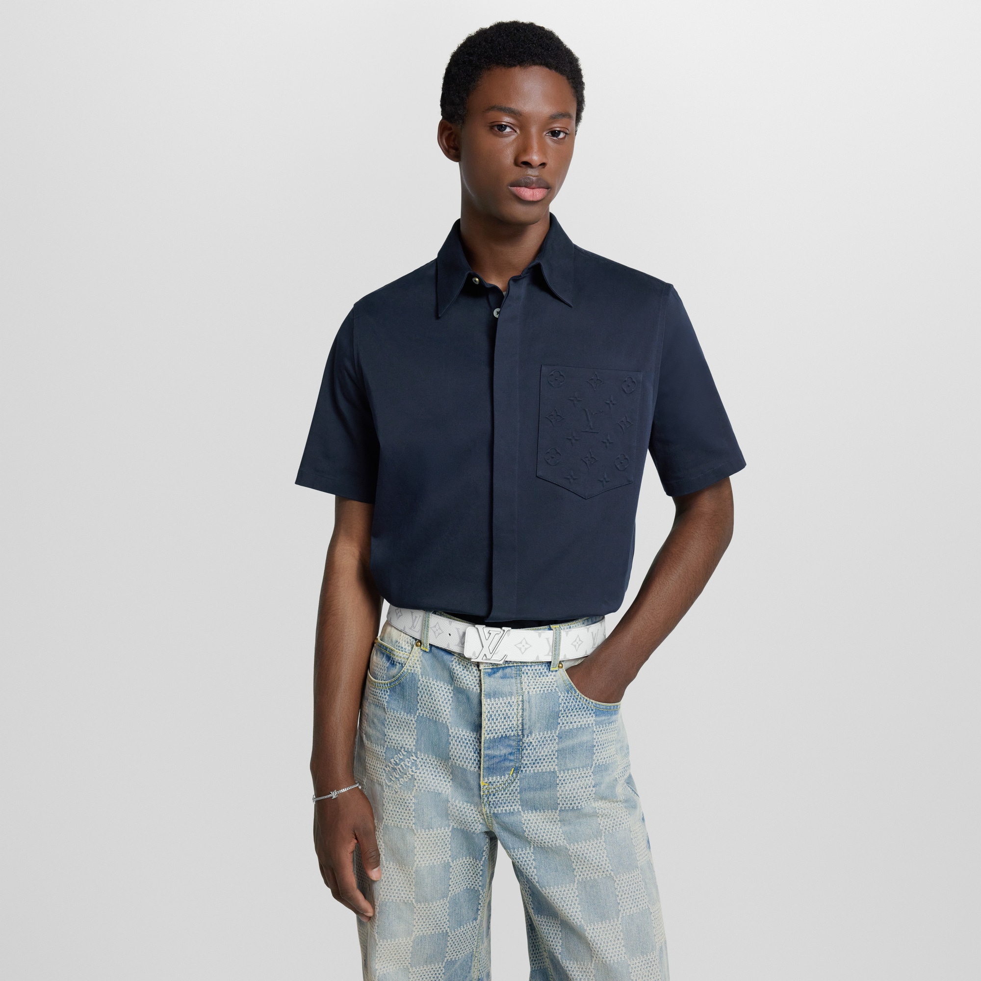 Ceinture LV Initiales 40 mm réversible Taigarama Homme Accessoires Ceintures | LOUIS VUITTON (Zoom produit)