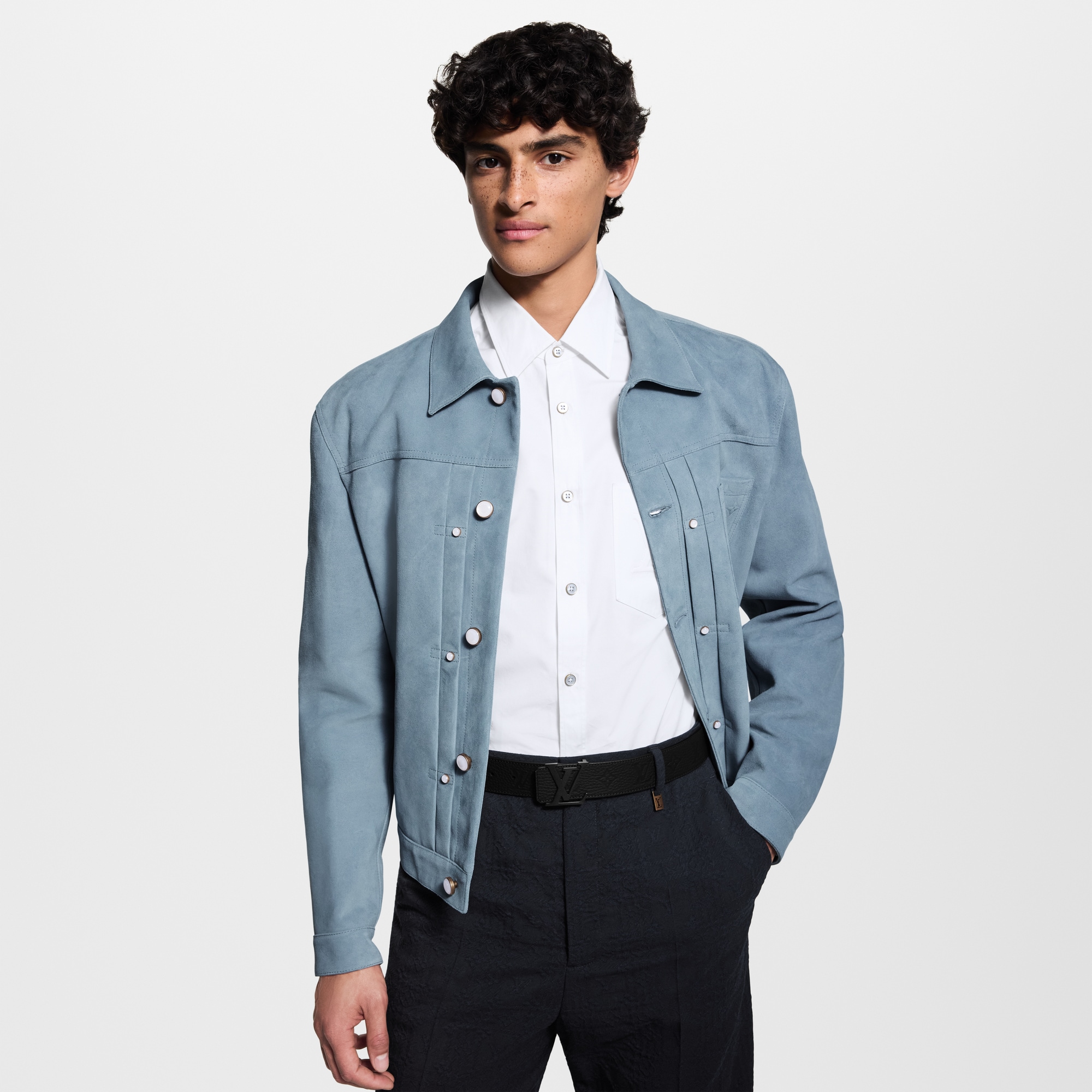 Ceinture LV Initiales 40 mm réversible  Les fêtes Louis Vuitton Cadeaux de fêtes pour Lui } | LOUIS VUITTON (Zoom produit)