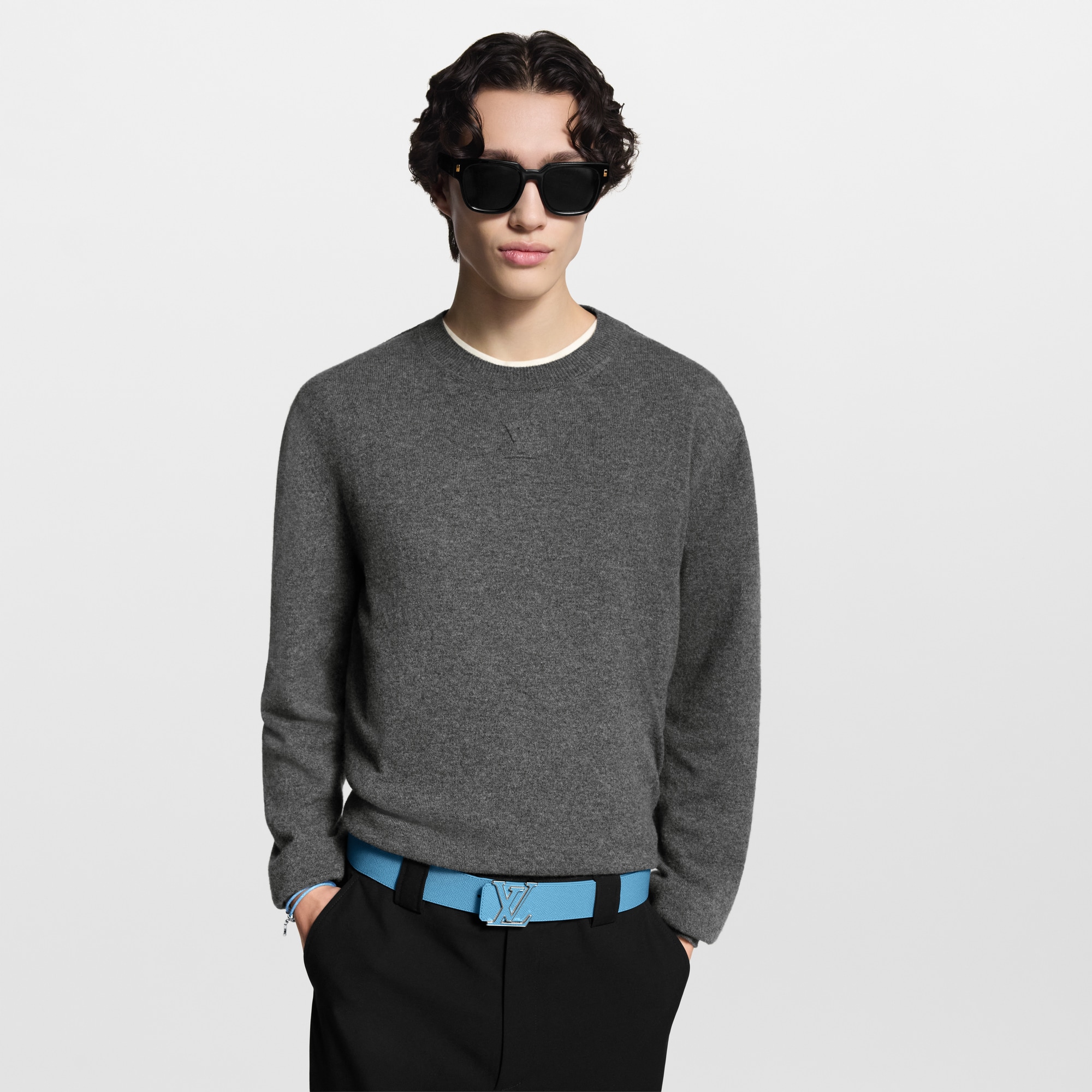 Ceinture LV Initiales 40 mm réversible Taigarama Homme Accessoires Ceintures | LOUIS VUITTON (Zoom produit)