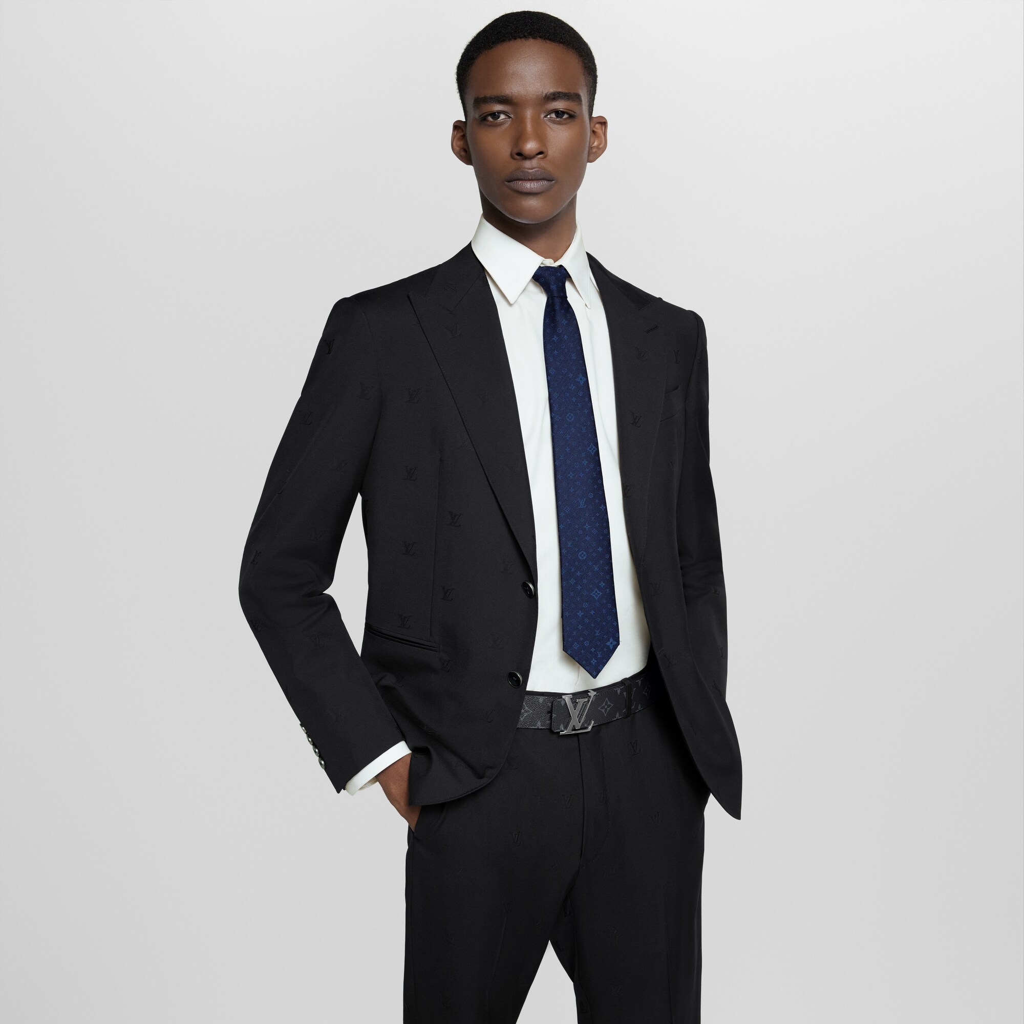 Ceinture LV Initiales 40 mm Réversible Toile Monogram Éclipse Homme Accessoires Ceintures | LOUIS VUITTON (Zoom produit)