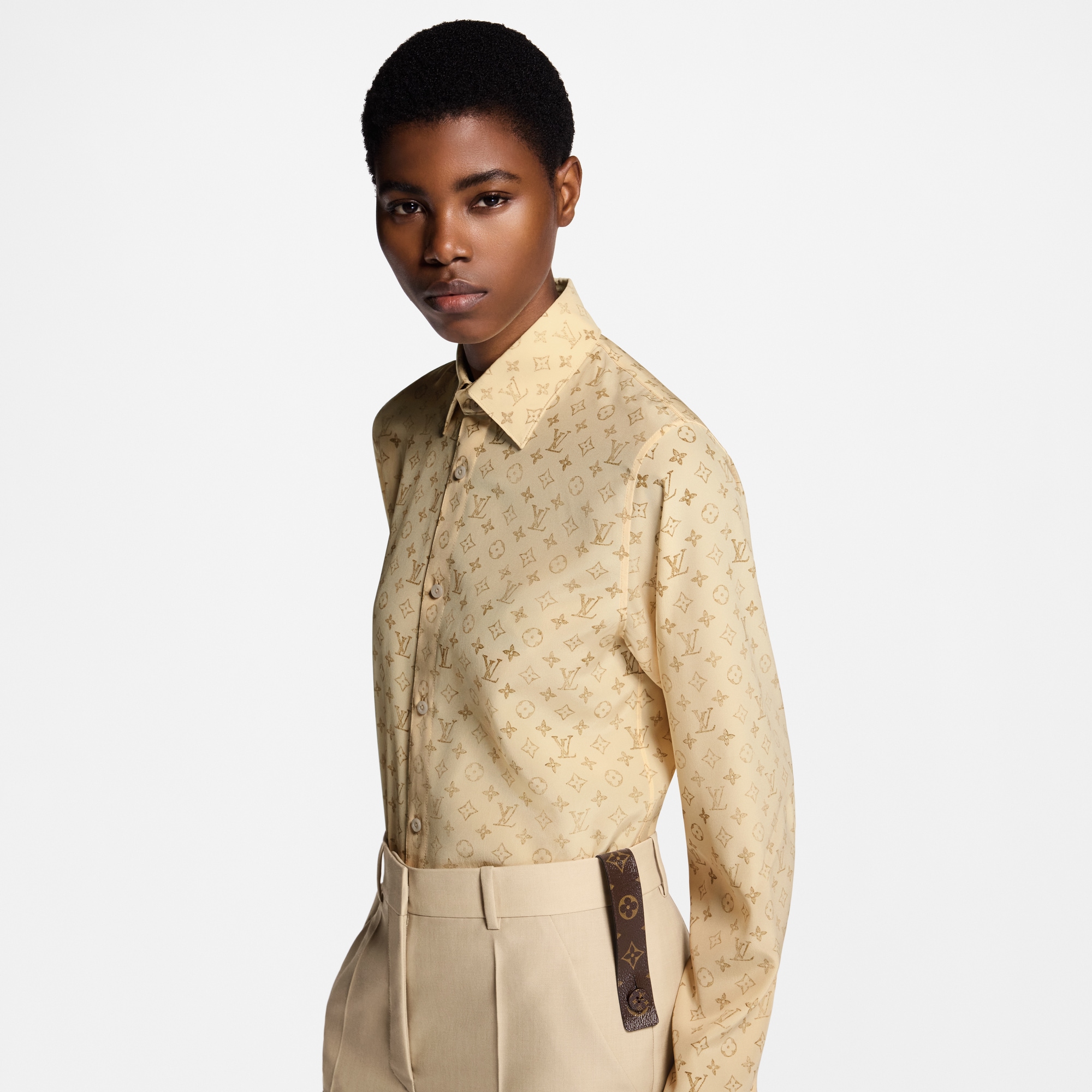 Chemise à Monogram délavé en soie  Femme Prêt-à-porter Hauts | LOUIS VUITTON (Zoom produit)