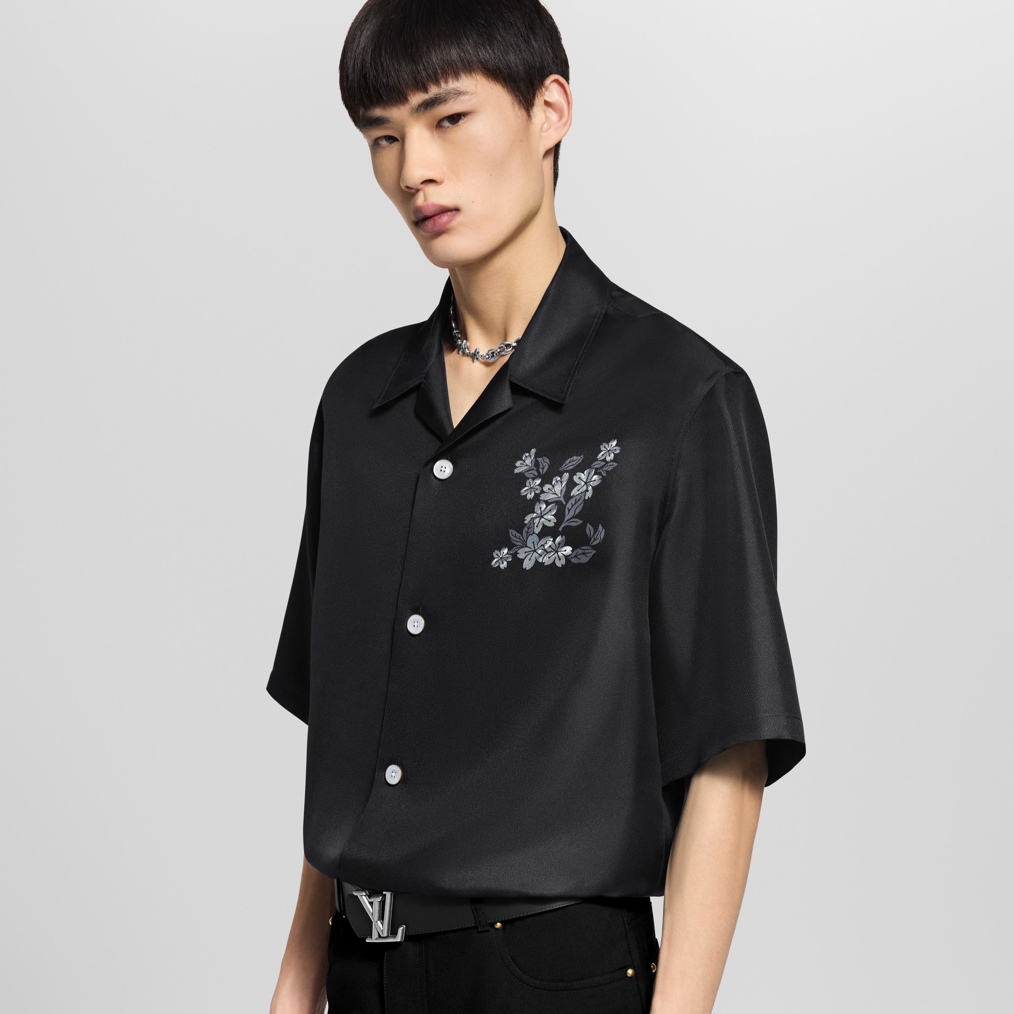 Chemise à signature imprimée en soie  Homme Prêt-à-porter Chemises | LOUIS VUITTON (Zoom produit)