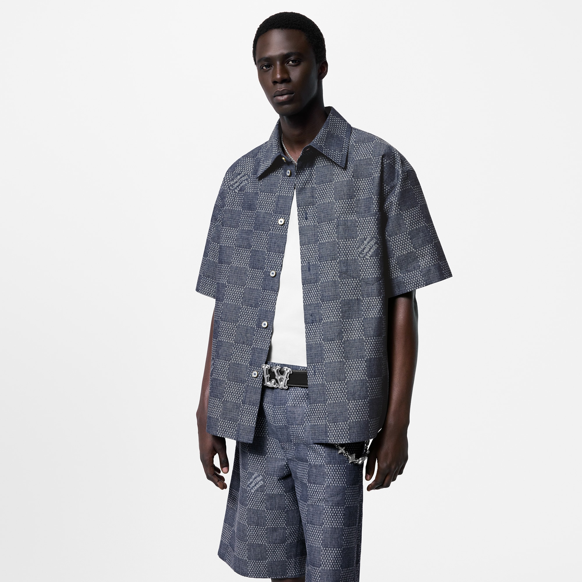 Chemise manches courtes Damier en chambray  Homme Prêt-à-porter Chemises | LOUIS VUITTON (Zoom produit)