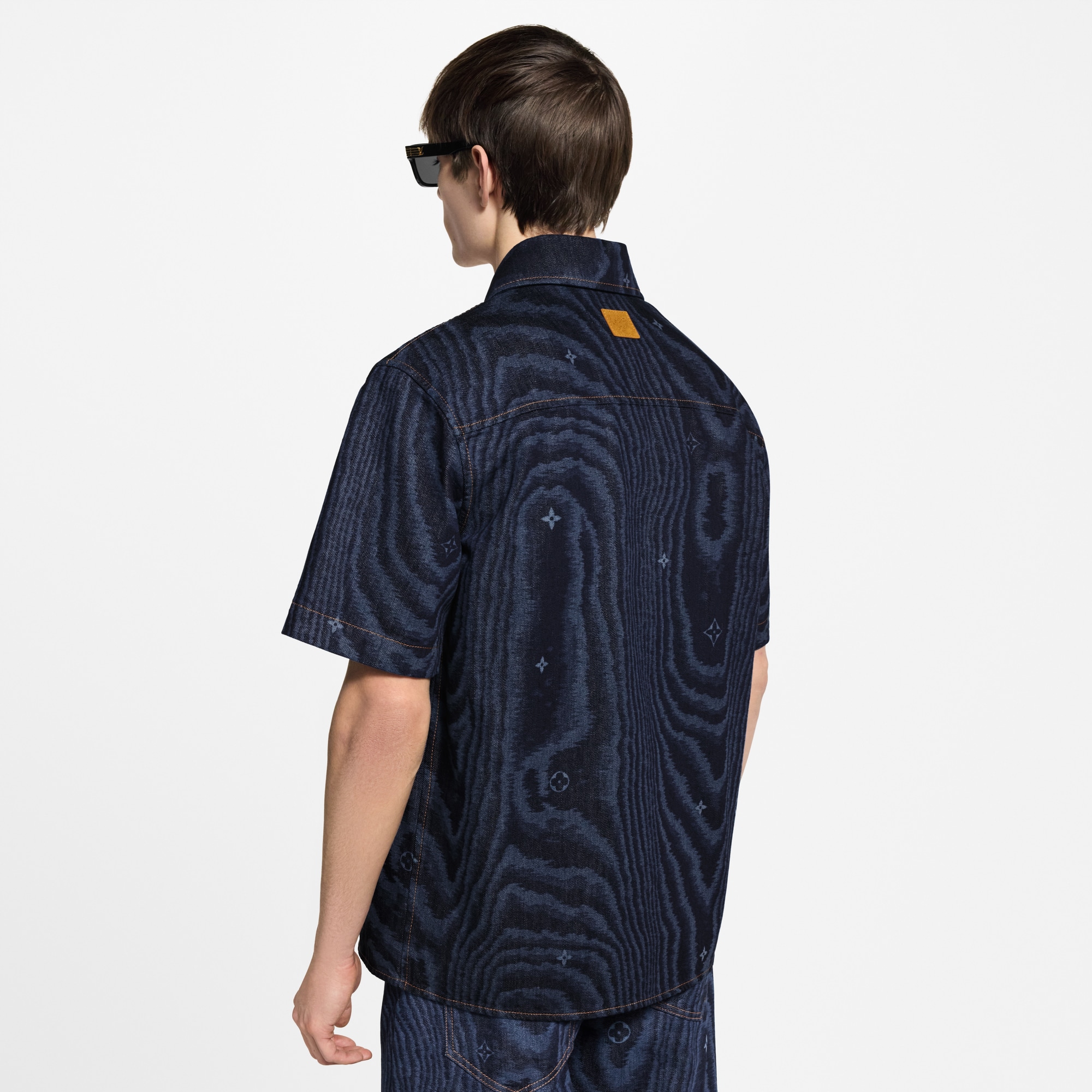 Chemise manches courtes en denim  Homme Prêt-à-porter Chemises | LOUIS VUITTON (Zoom produit)