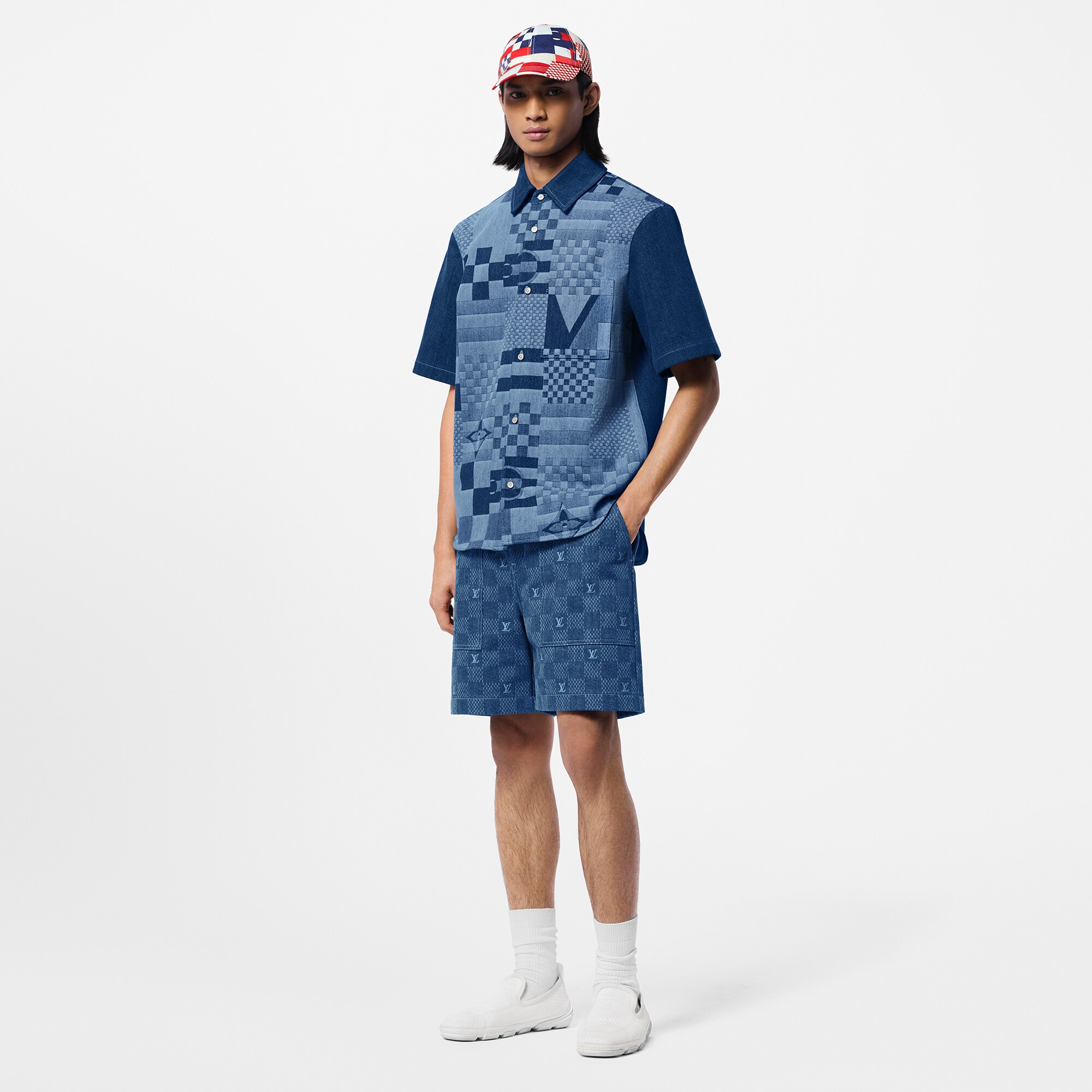 Chemise manches courtes imprimée en denim  Homme Prêt-à-porter Chemises | LOUIS VUITTON (Zoom produit)