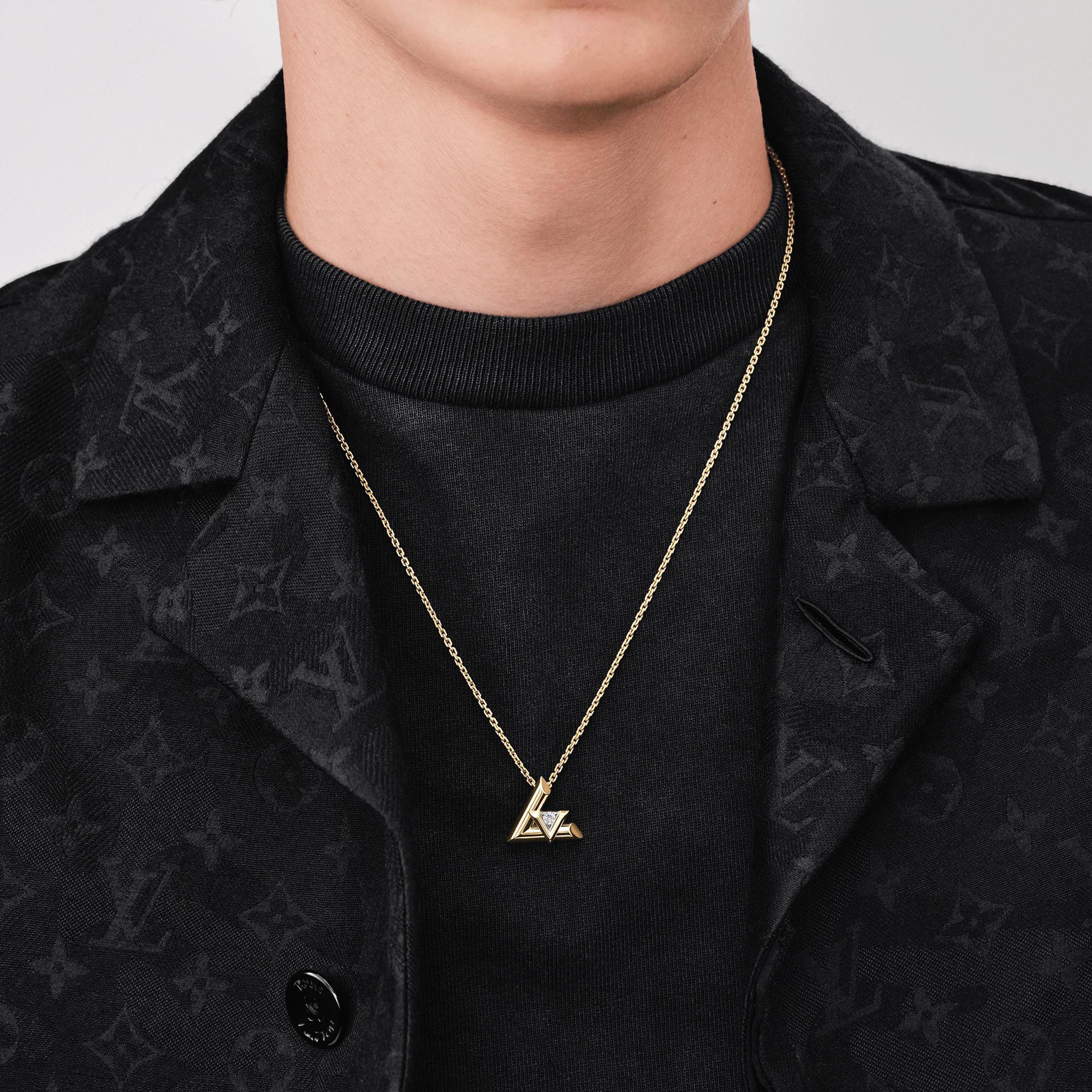 Collier grand pendentif LV Volt One, or jaune et diamant  Joaillerie Catégories Toute la joaillerie | LOUIS VUITTON (Zoom produit)