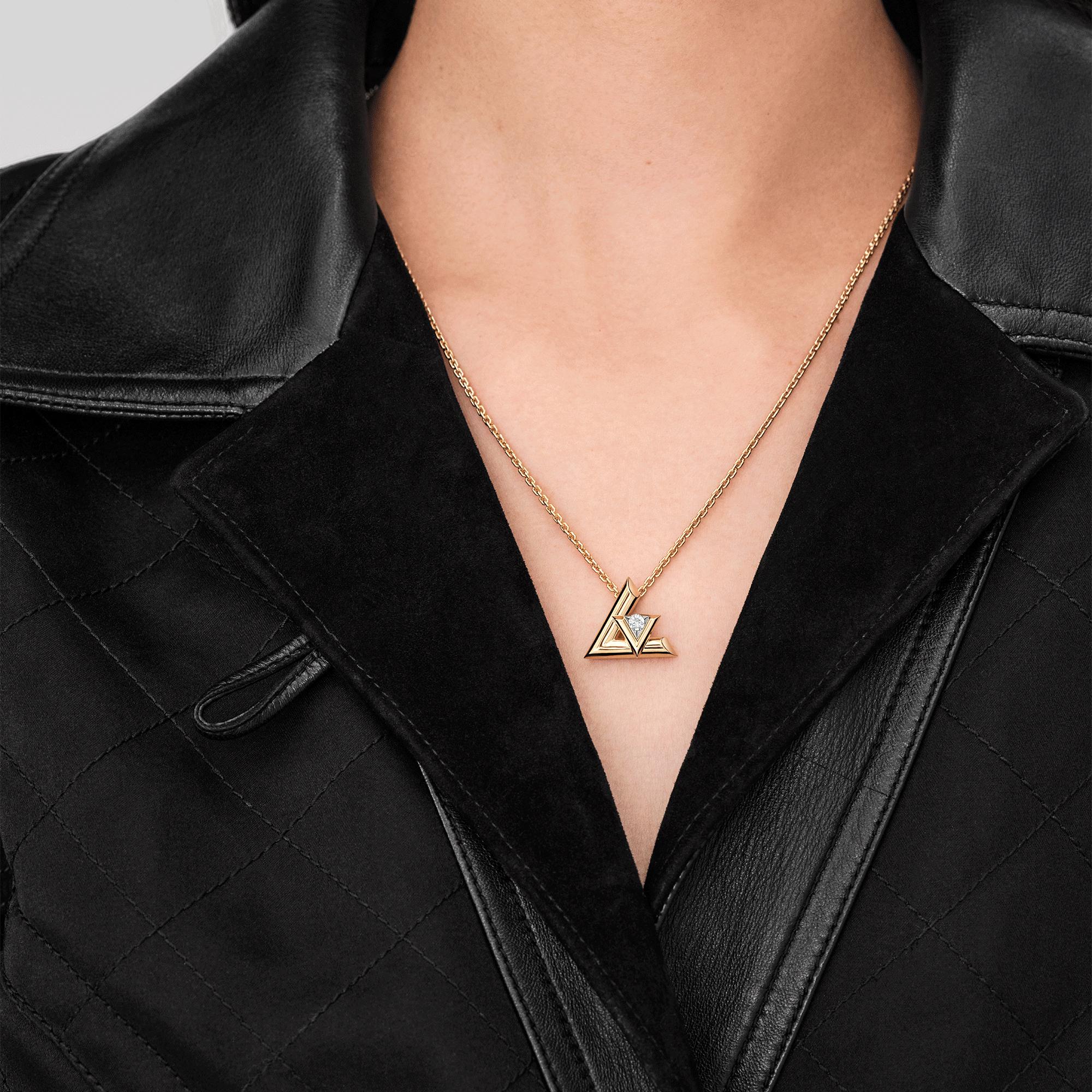 Collier grand pendentif LV Volt One, or jaune et diamant  Joaillerie Catégories Toute la joaillerie | LOUIS VUITTON (Zoom produit)