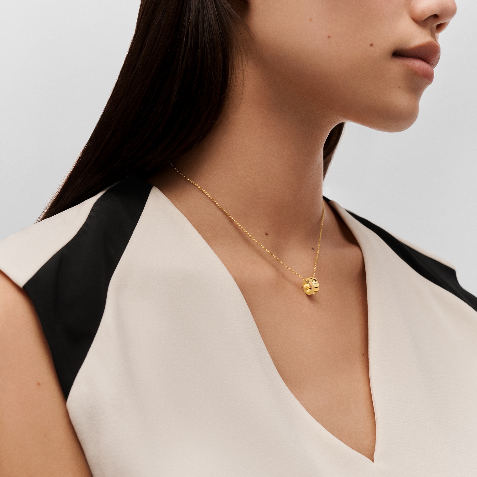 Collier pendentif Empreinte, or jaune  Joaillerie Catégories Colliers et pendentifs | LOUIS VUITTON (Zoom produit)