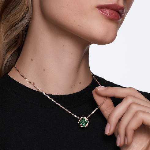 Collier pendentif Sun Color Blossom M, or rose et malachite Joaillerie Catégories Colliers et pendentifs | LOUIS VUITTON (Zoom produit)