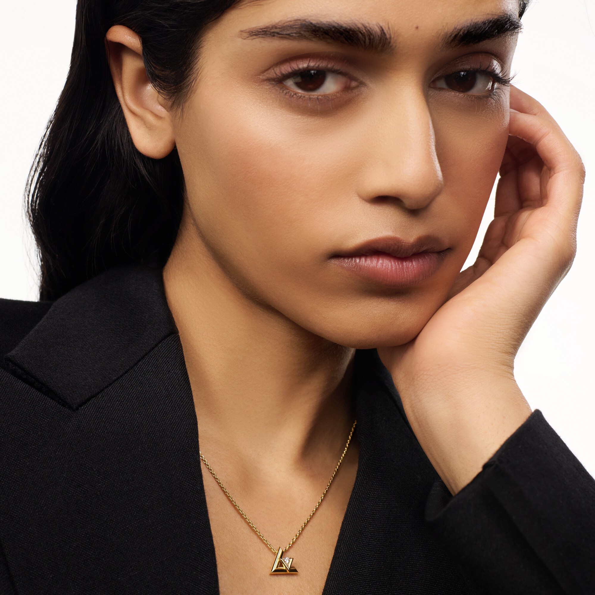 Collier petit pendentif LV Volt One, or jaune et diamant  Joaillerie Catégories Toute la joaillerie | LOUIS VUITTON (Zoom produit)