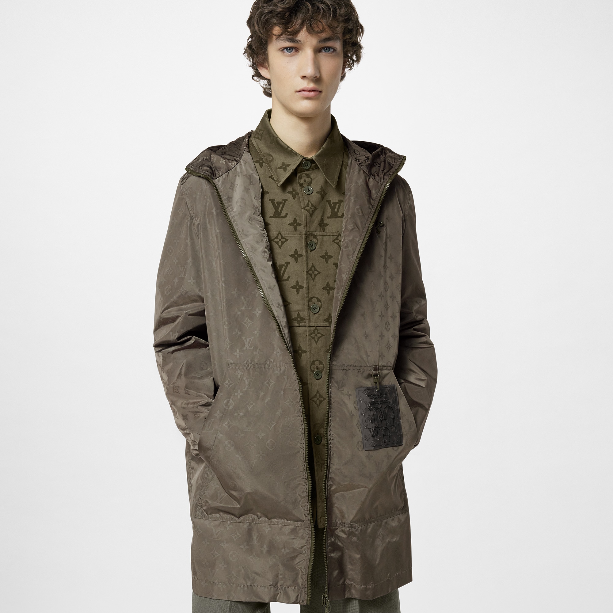 Coupe-vent Monogram mi-long en nylon  Homme Prêt-à-porter Manteaux et blousons | LOUIS VUITTON (Zoom produit)