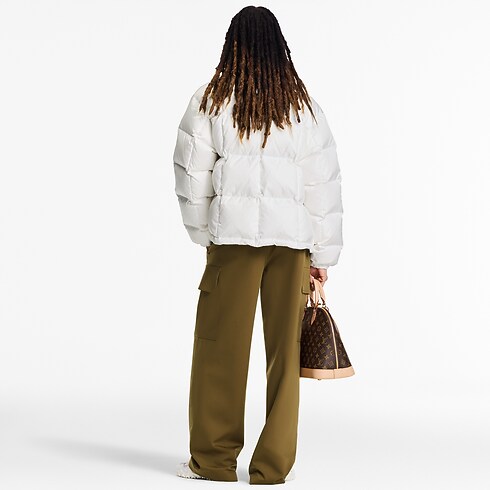 Doudoune Pillow à détails Monogram Femme Prêt-à-porter Manteaux et vestes | LOUIS VUITTON (Zoom produit)