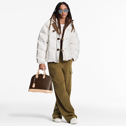 Doudoune Pillow à détails Monogram Femme Prêt-à-porter Manteaux et vestes | LOUIS VUITTON (Zoom produit)