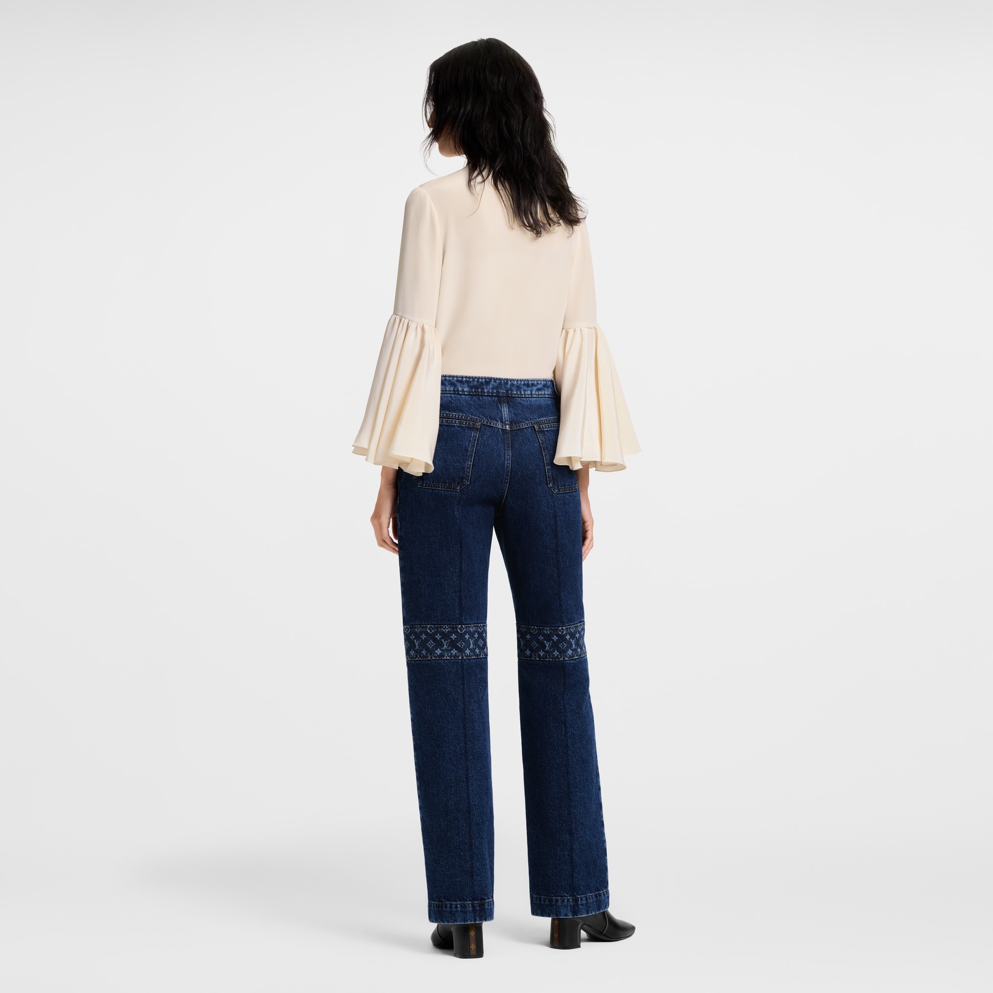 Jean en denim brut à détails Monogram  Femme Prêt-à-porter Pantalons | LOUIS VUITTON (Zoom produit)