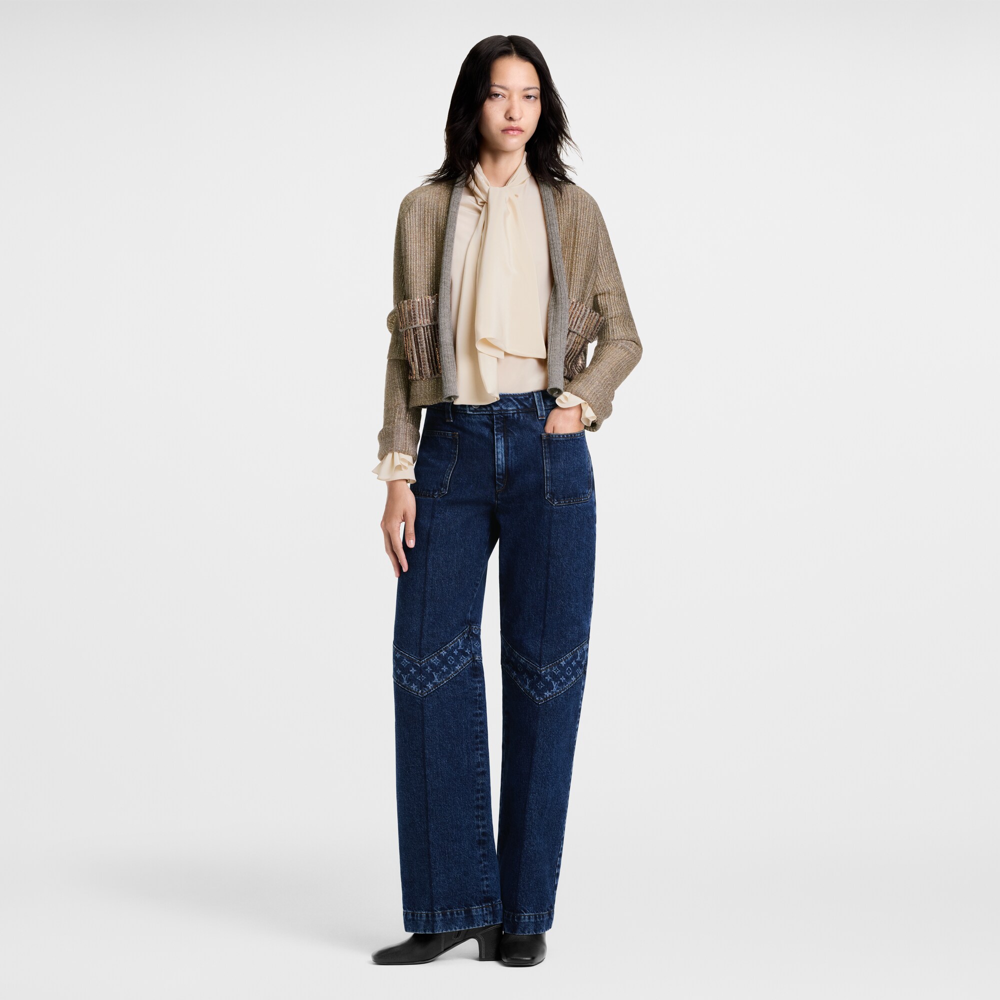 Jean en denim brut à détails Monogram  Femme Prêt-à-porter Pantalons | LOUIS VUITTON (Zoom produit)