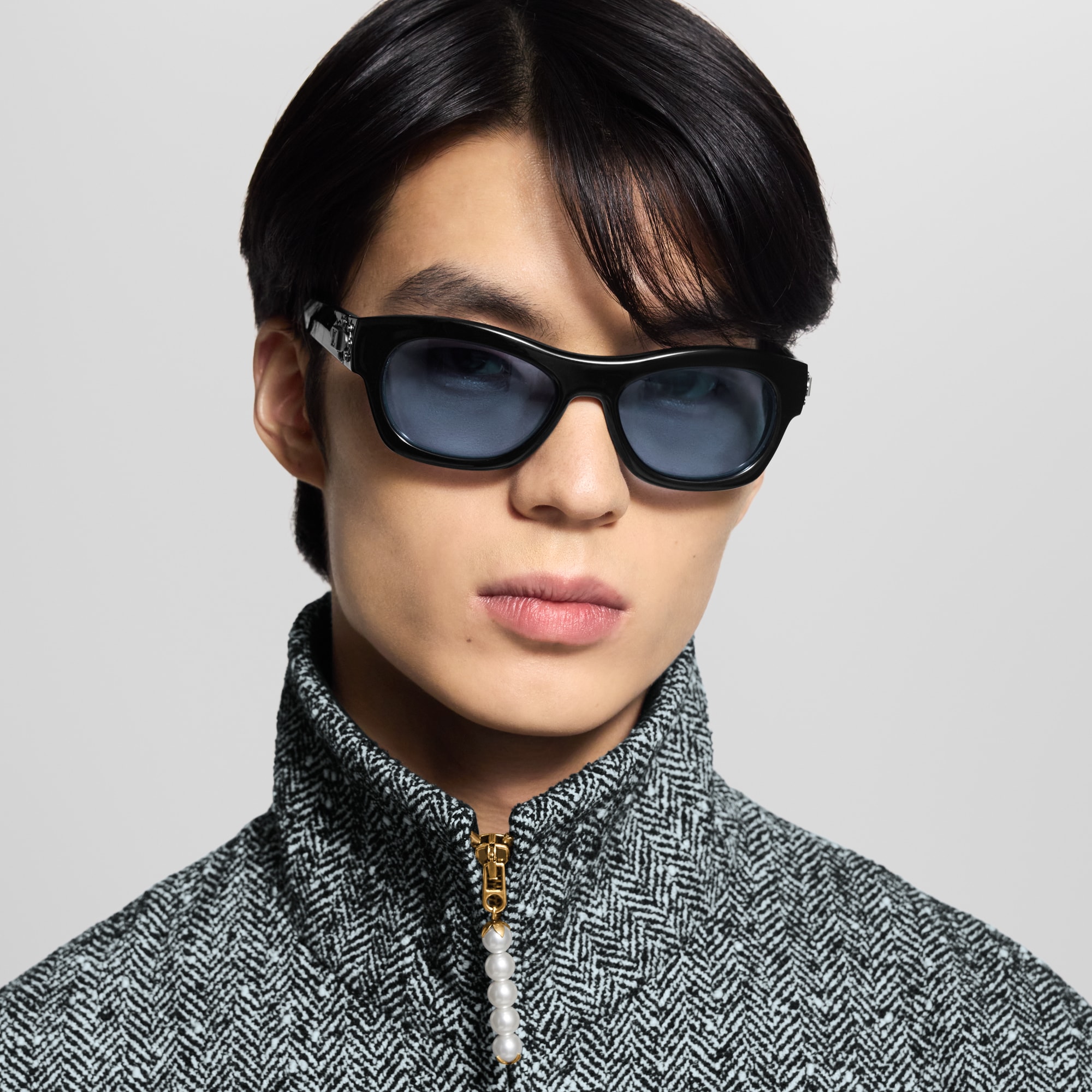 Lunettes de soleil carrées arrondies LV Frog S00 Homme Accessoires Lunettes de soleil | LOUIS VUITTON (Zoom produit)