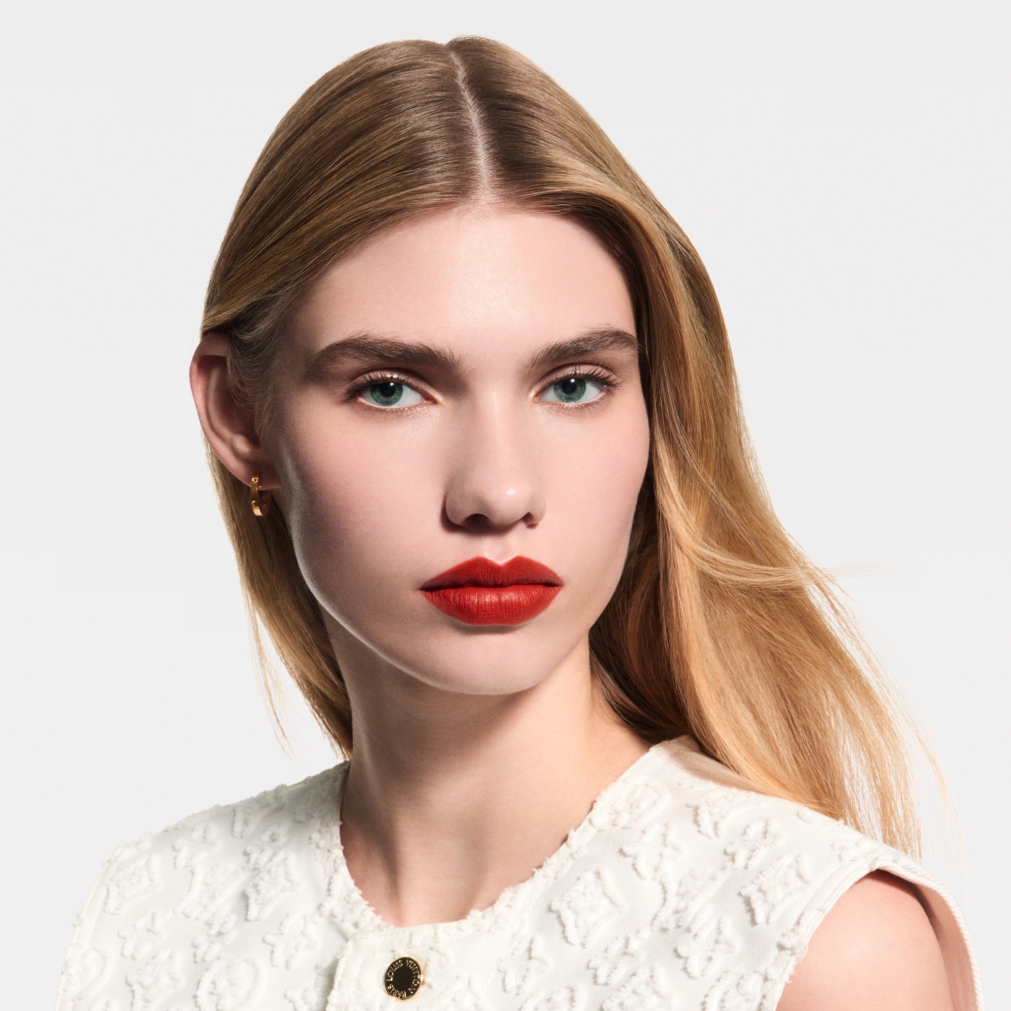 LV Rouge - Rouge à lèvres Mat  Parfums et Beauté Lèvres } | LOUIS VUITTON (Zoom produit)