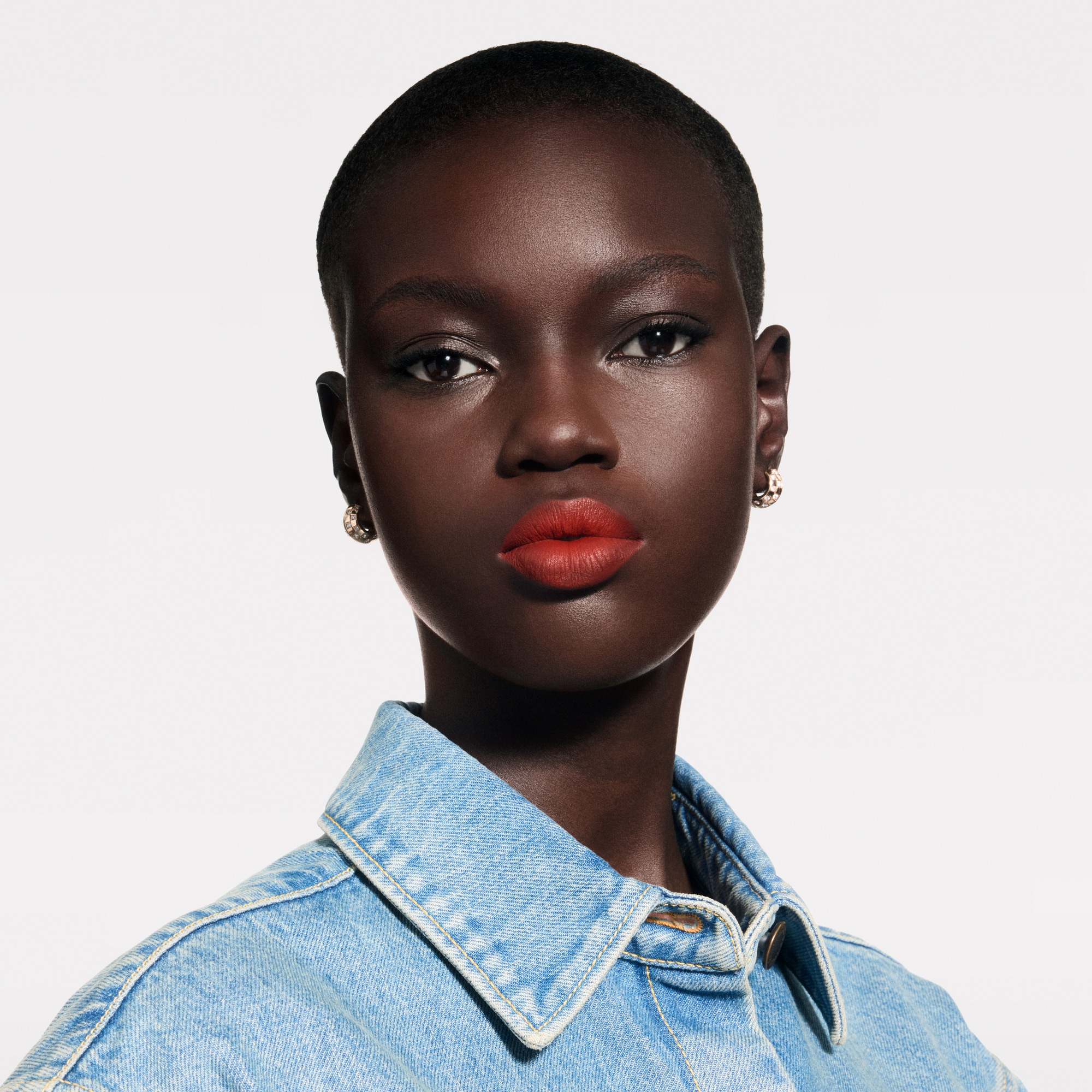 LV Rouge - Rouge à lèvres Mat  Parfums et Beauté Lèvres } | LOUIS VUITTON (Zoom produit)