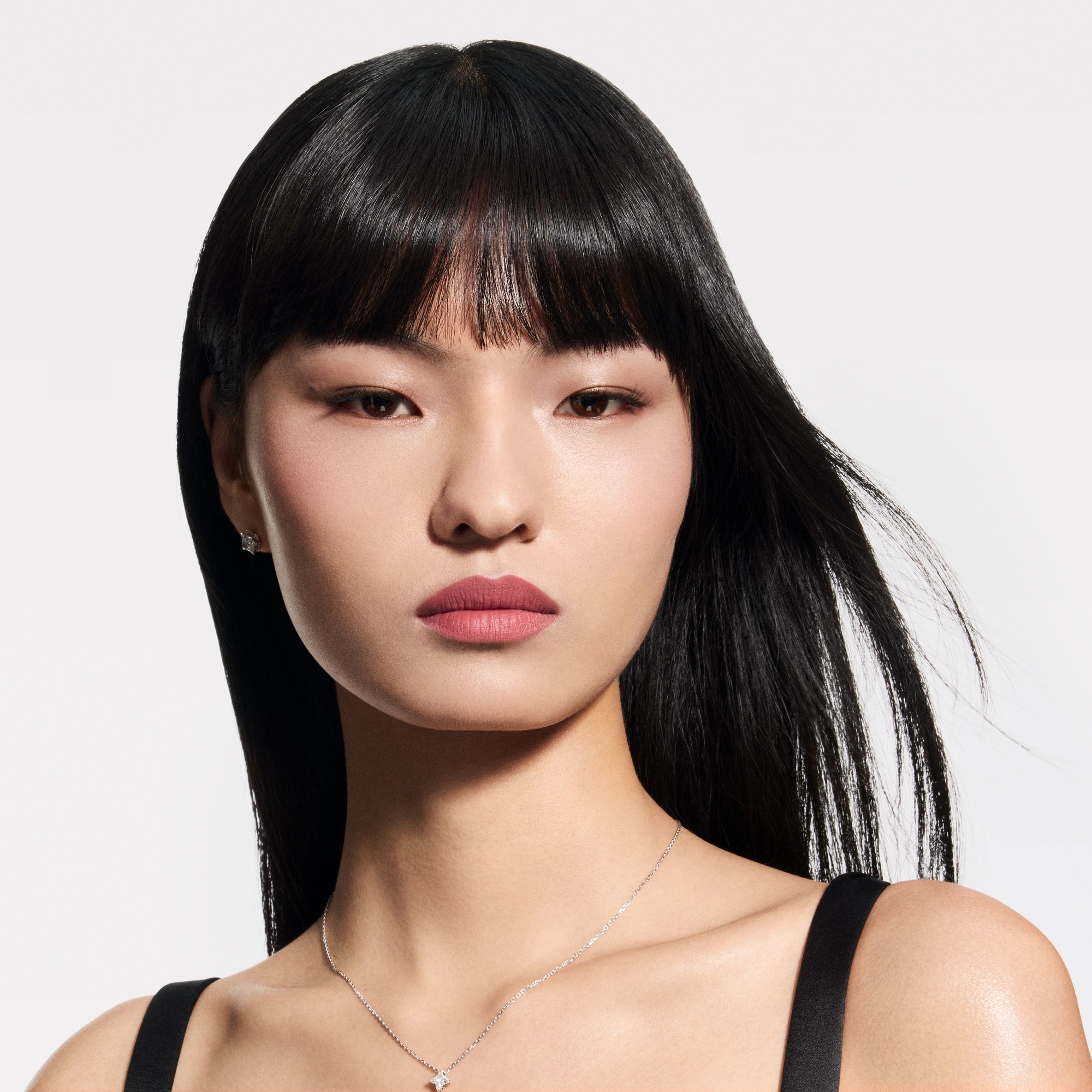 LV Rouge - Rouge à lèvres Mat  Parfums et Beauté Lèvres } | LOUIS VUITTON (Zoom produit)