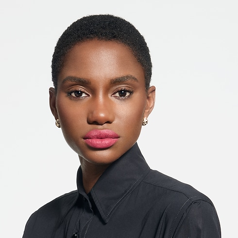 LV Rouge - Rouge à lèvres Mat Parfums et Beauté Lèvres } | LOUIS VUITTON (Zoom produit)