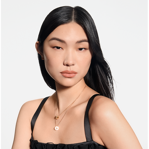 LV Rouge - Rouge à lèvres Mat Parfums et Beauté Lèvres } | LOUIS VUITTON (Zoom produit)