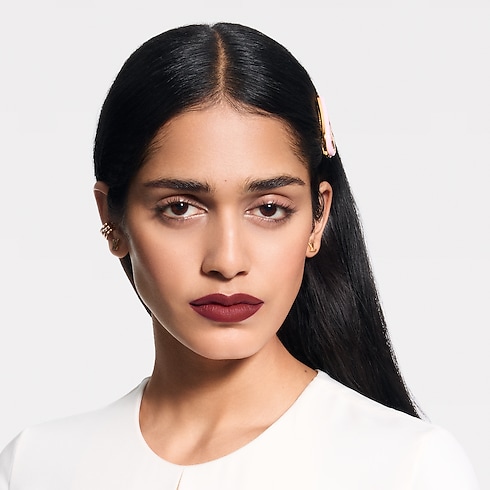 LV Rouge - Rouge à lèvres Mat Parfums et Beauté Lèvres } | LOUIS VUITTON (Zoom produit)