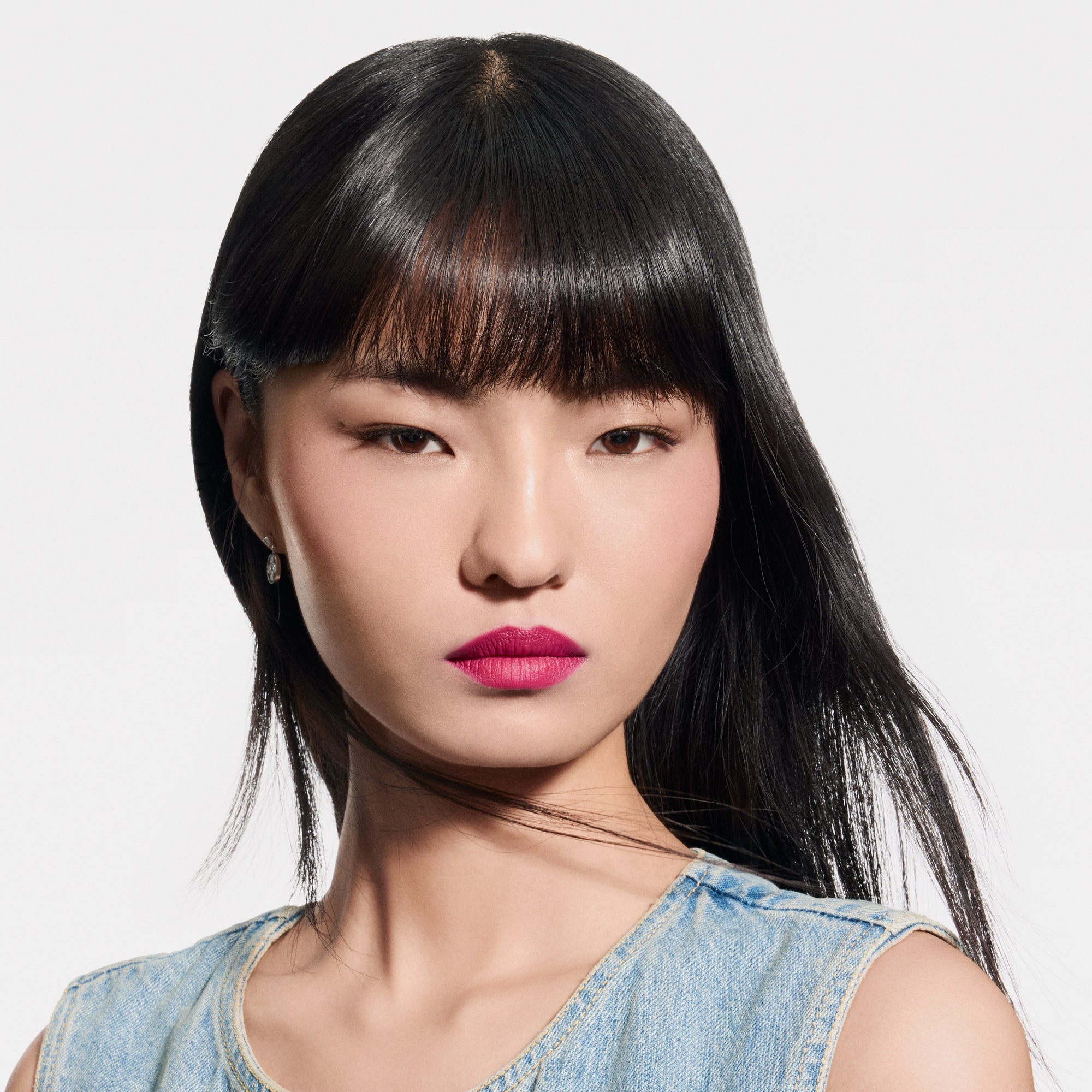 LV Rouge - Rouge à lèvres Mat  Parfums et Beauté Lèvres } | LOUIS VUITTON (Zoom produit)