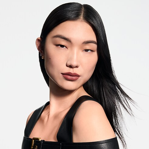 LV Rouge - Rouge à lèvres Mat Parfums et Beauté Lèvres } | LOUIS VUITTON (Zoom produit)