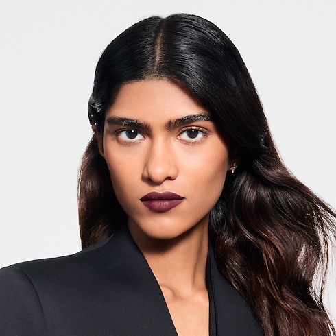 LV Rouge - Rouge à lèvres Mat Parfums et Beauté Lèvres } | LOUIS VUITTON (Zoom produit)