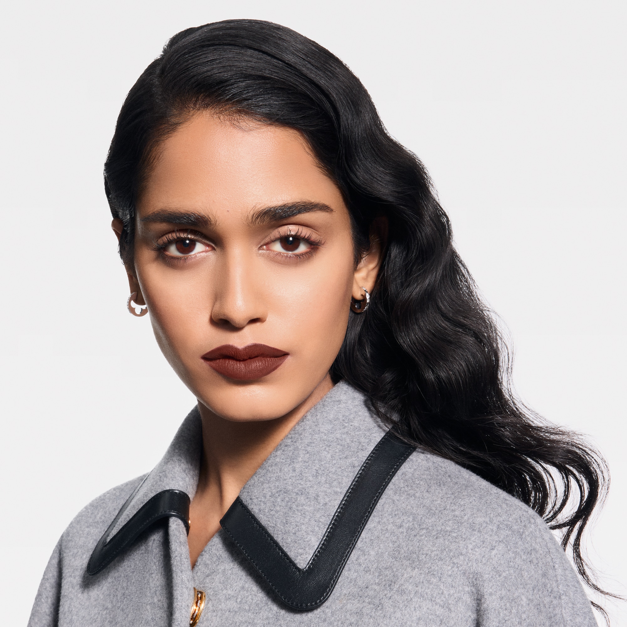 LV Rouge - Rouge à lèvres Mat  Parfums et Beauté Lèvres } | LOUIS VUITTON (Zoom produit)