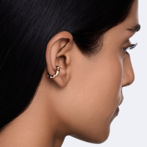 Manchette d'oreille Le Damier de Louis Vuitton, or rose et diamants Joaillerie Catégories Boucles d'oreilles | LOUIS VUITTON (Zoom produit)