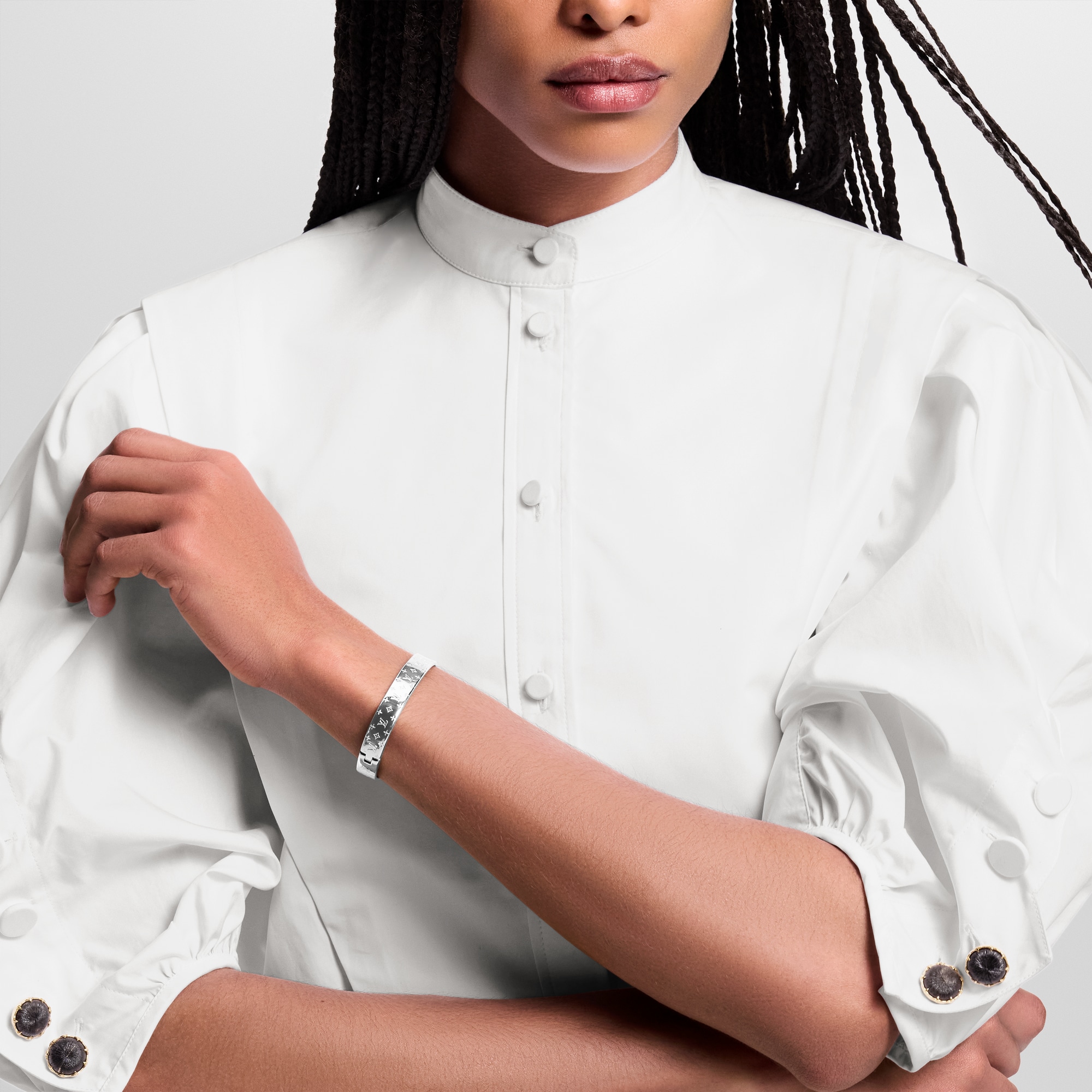 Manchette Nanogram S00 Femme Bijoux Tous les bijoux | LOUIS VUITTON (Zoom produit)