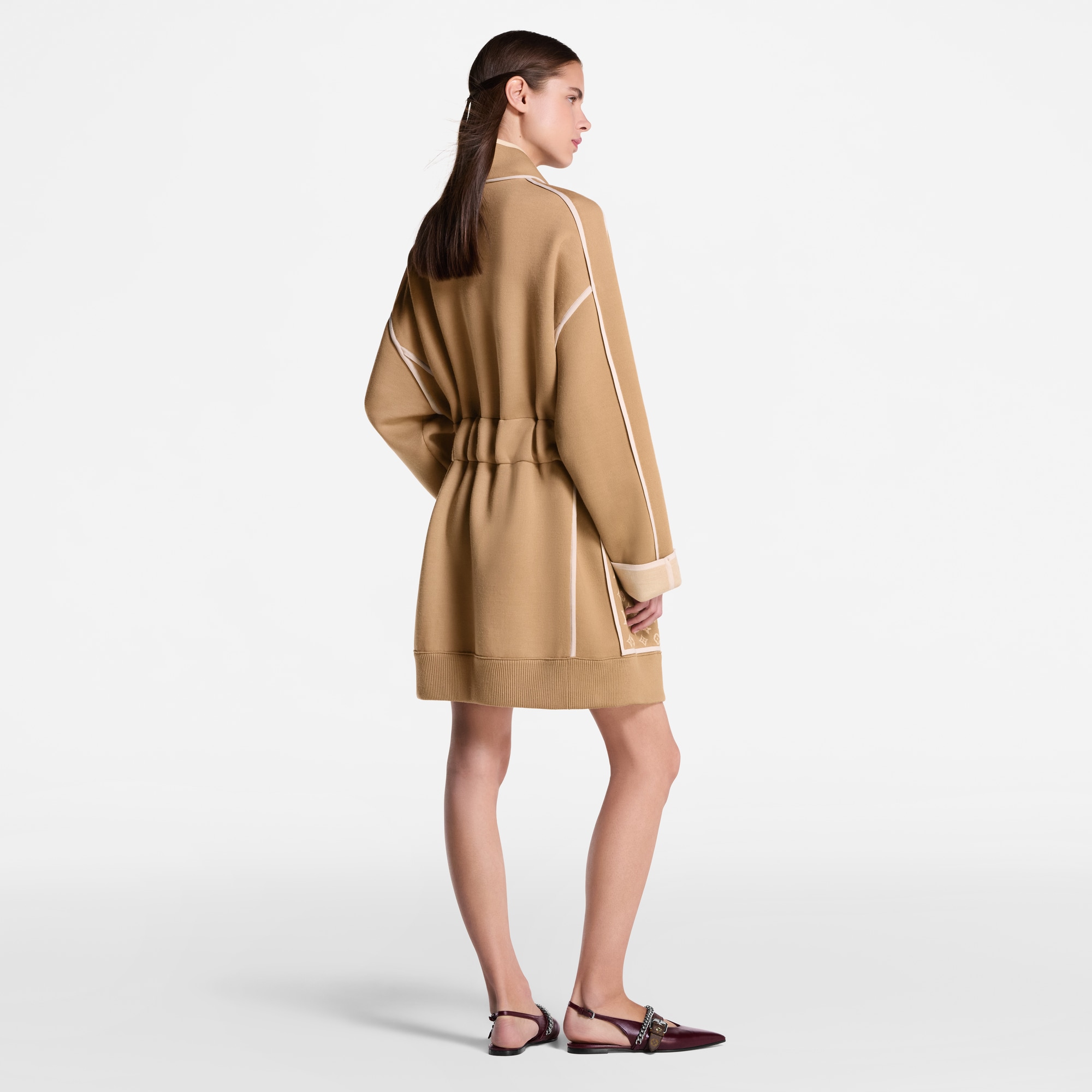 Manteau en maille à détails Monogram  Femme Prêt-à-porter Manteaux et vestes | LOUIS VUITTON (Zoom produit)